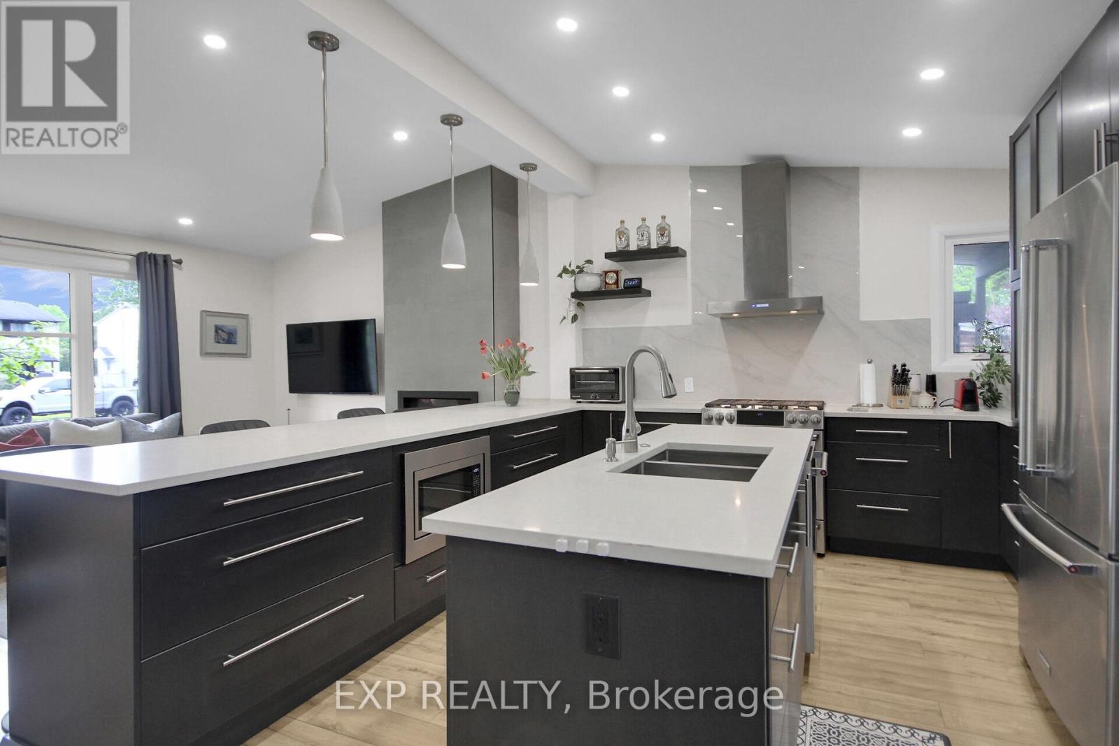 1447 Maxime Street, Ottawa, Ontario  K1B 4E7 - Photo 8 - X12160034