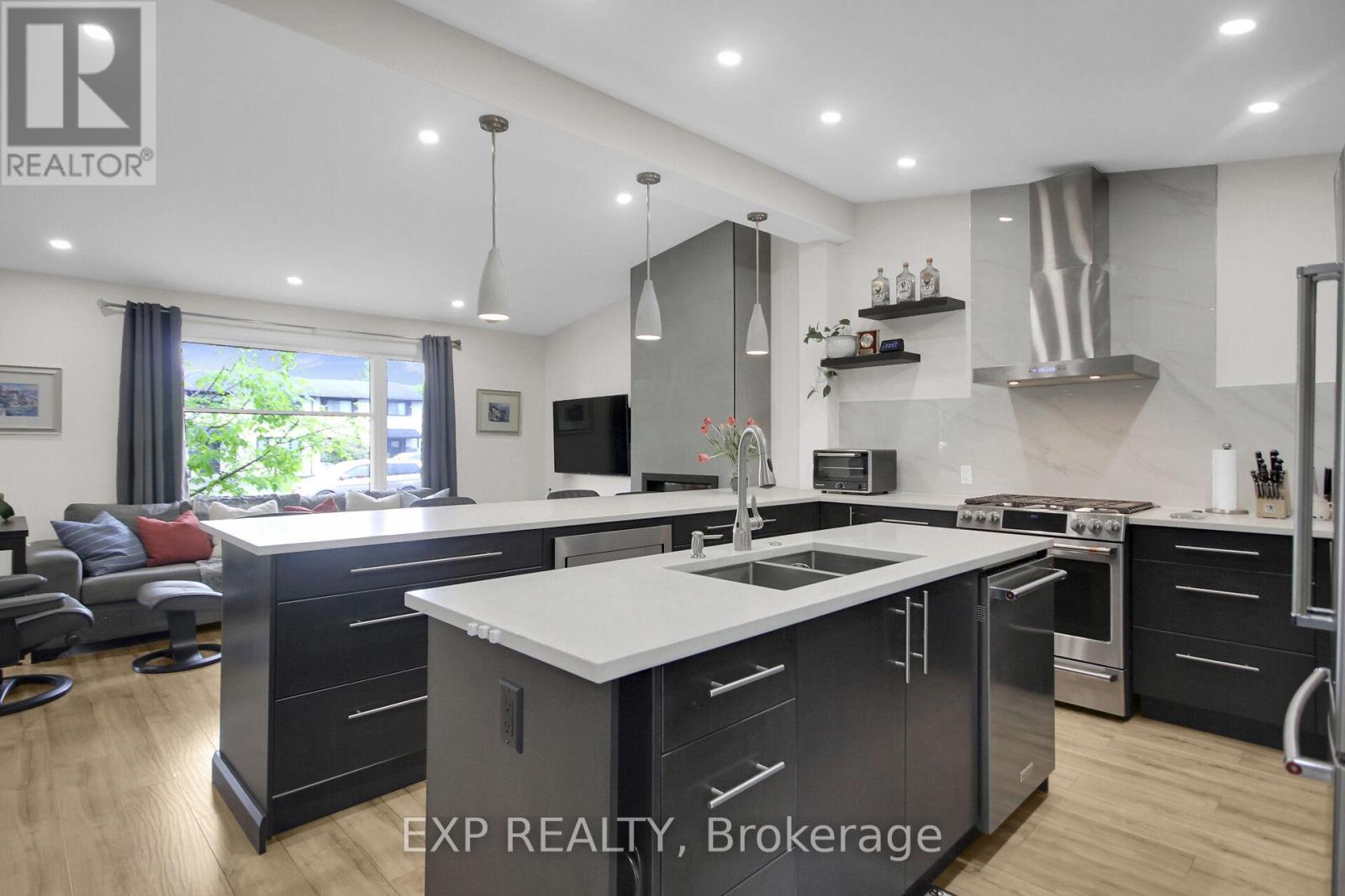 1447 Maxime Street, Ottawa, Ontario  K1B 4E7 - Photo 9 - X12160034