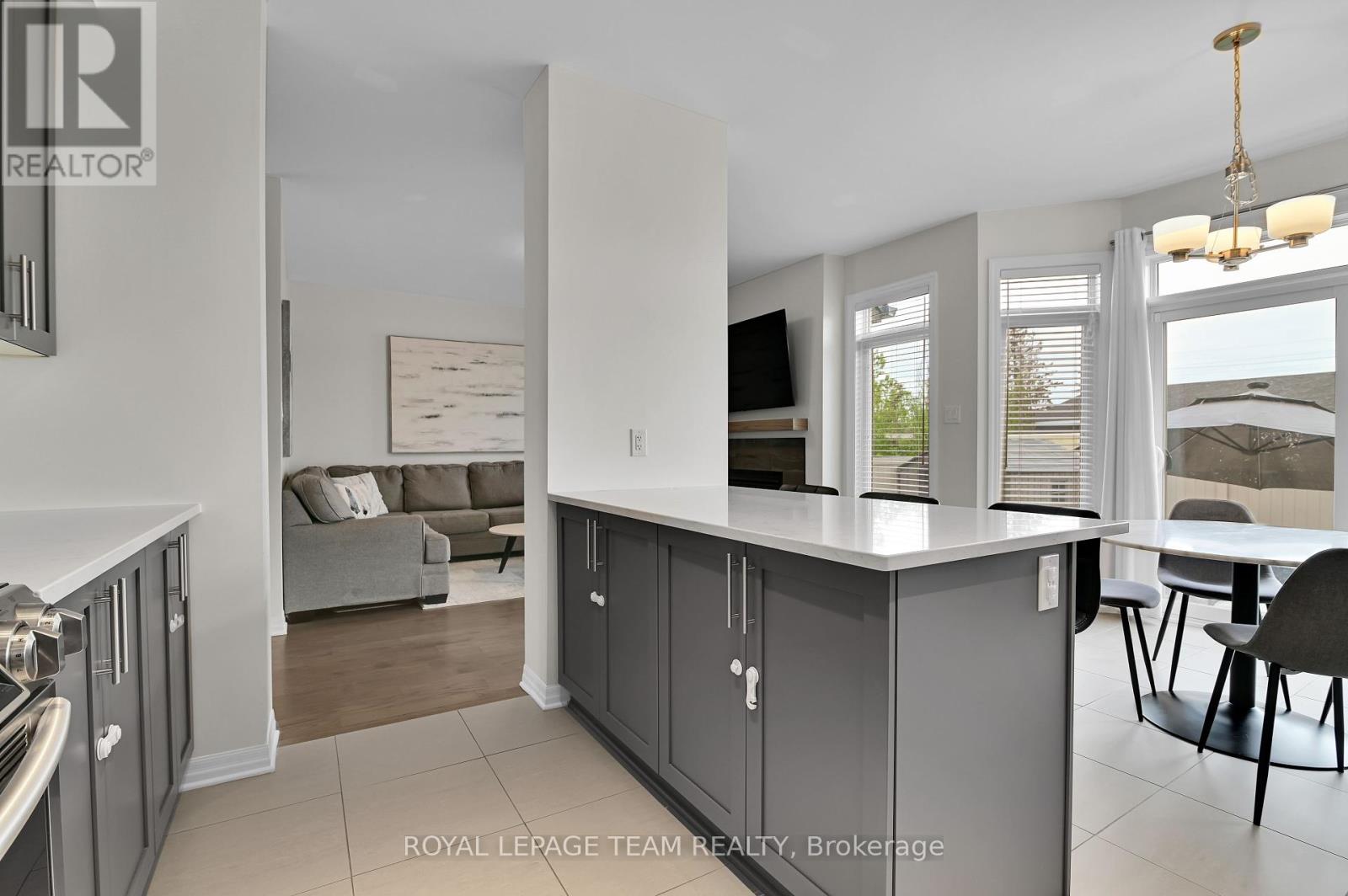 747 Fiddlehead Street, Ottawa, Ontario  K1T 0N1 - Photo 14 - X12160127