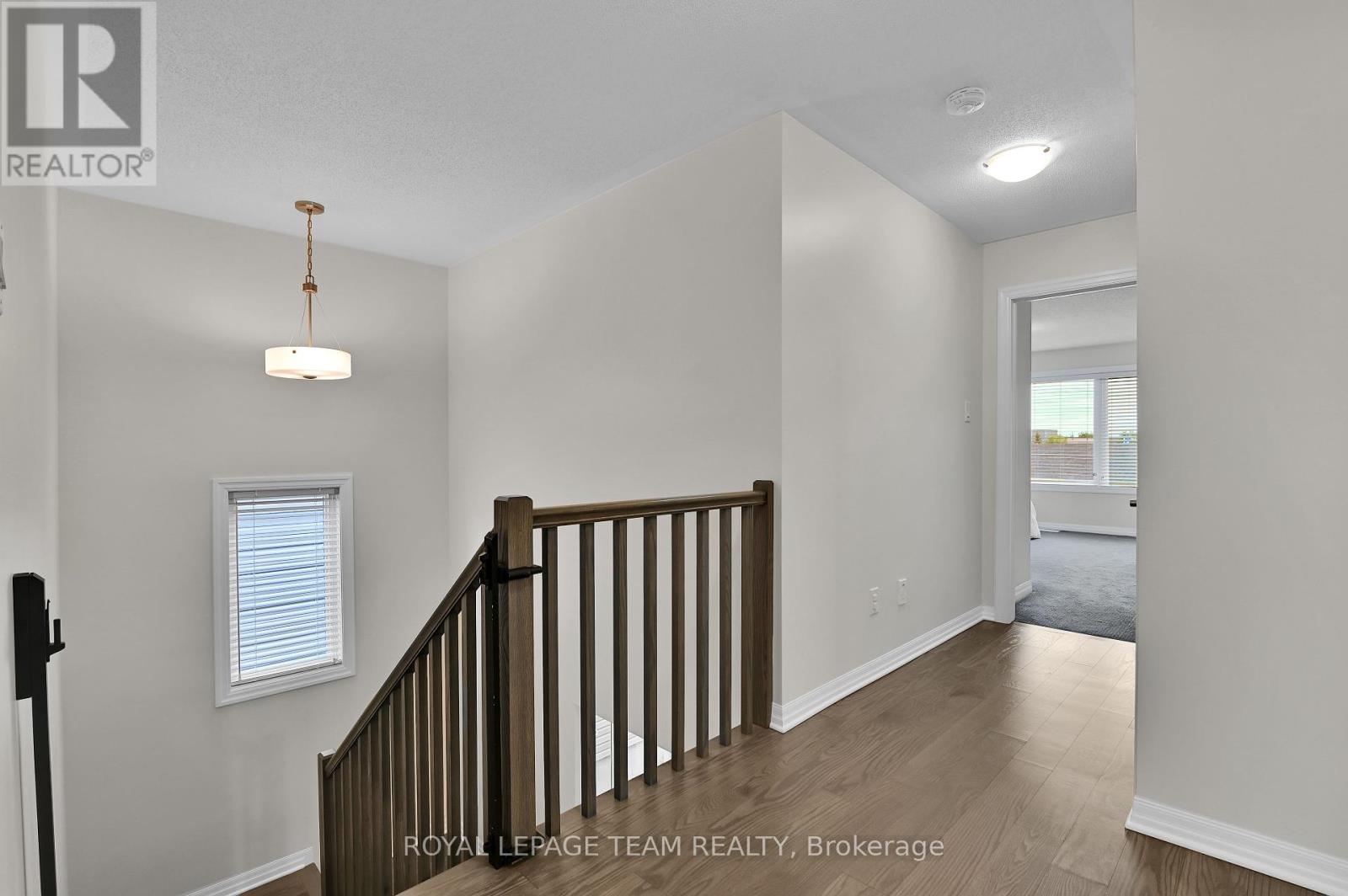 747 Fiddlehead Street, Ottawa, Ontario  K1T 0N1 - Photo 18 - X12160127