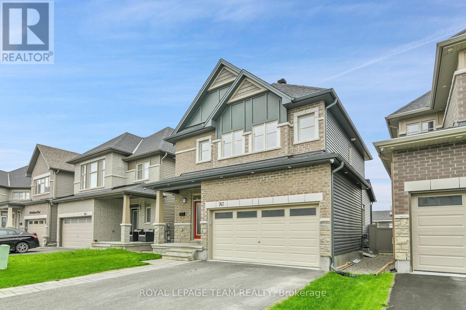 747 Fiddlehead Street, Ottawa, Ontario  K1T 0N1 - Photo 2 - X12160127