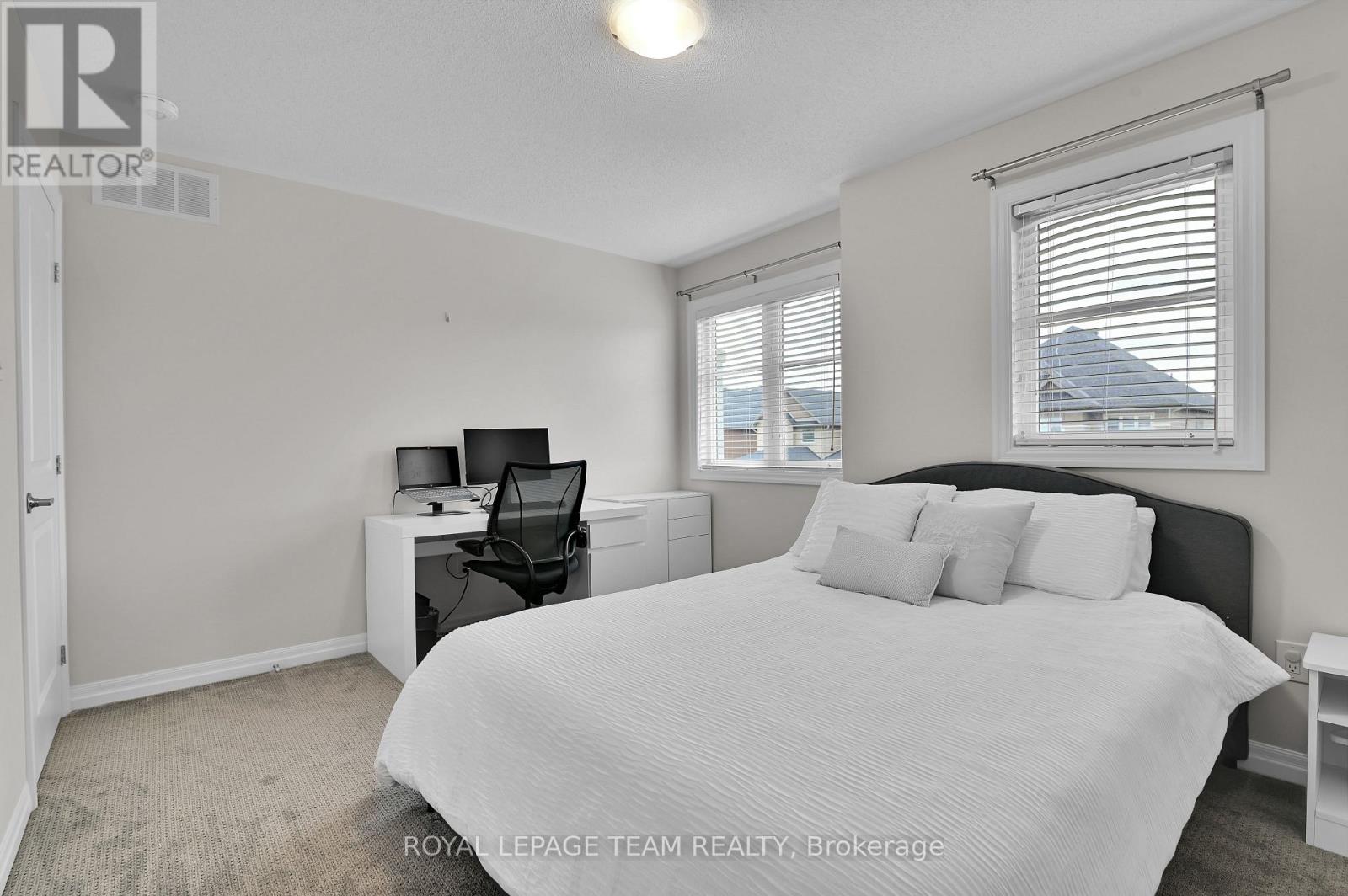 747 Fiddlehead Street, Ottawa, Ontario  K1T 0N1 - Photo 29 - X12160127