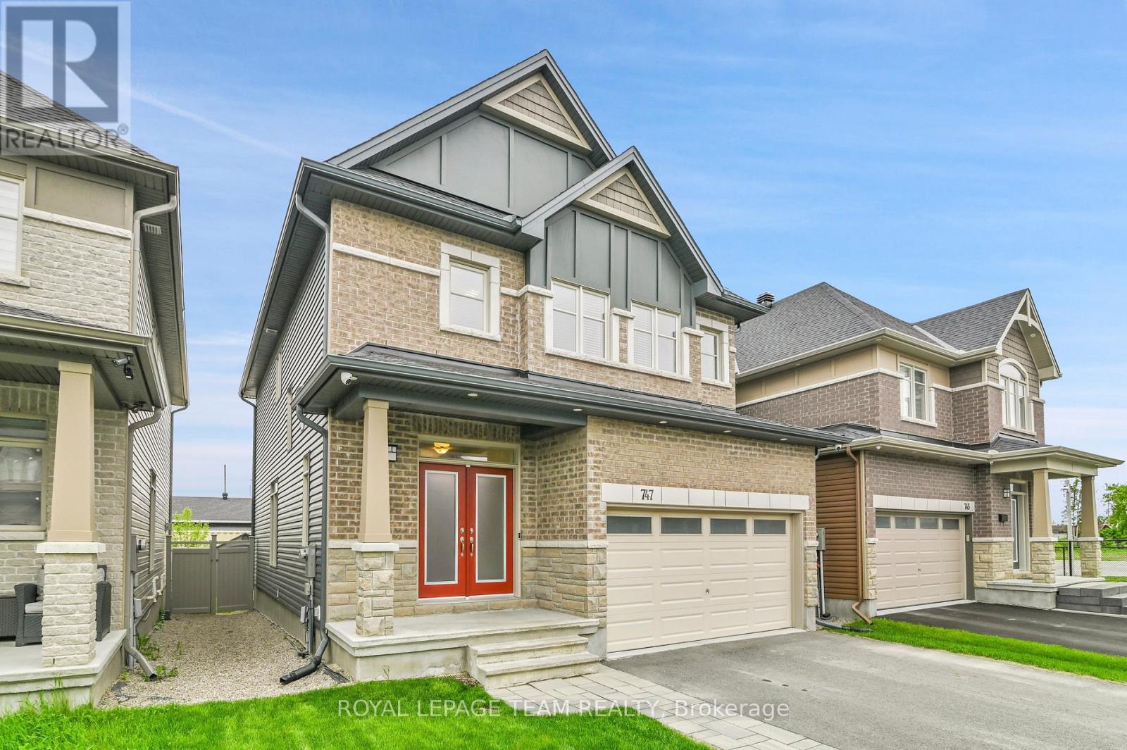 747 Fiddlehead Street, Ottawa, Ontario  K1T 0N1 - Photo 3 - X12160127
