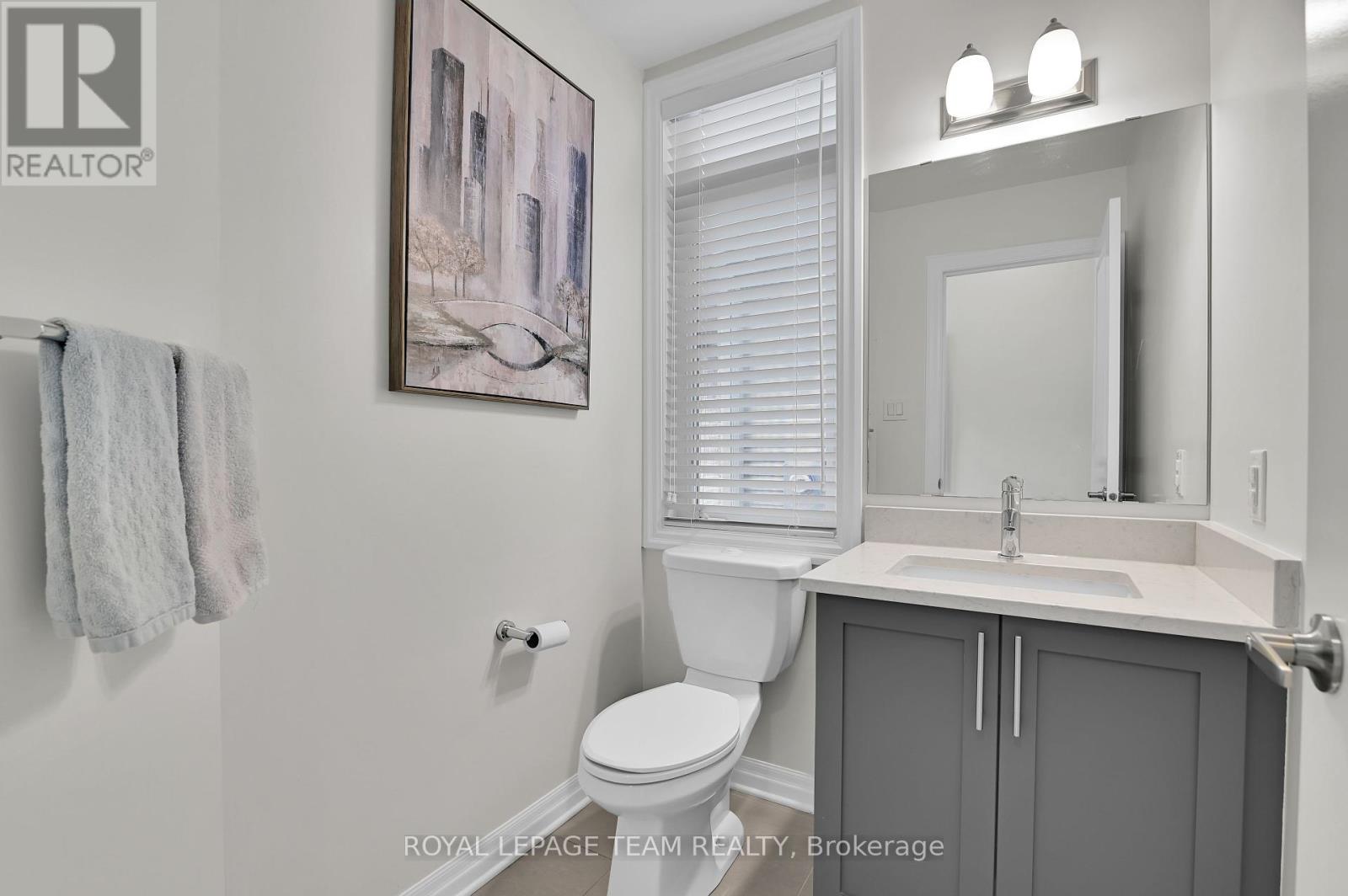 747 Fiddlehead Street, Ottawa, Ontario  K1T 0N1 - Photo 5 - X12160127
