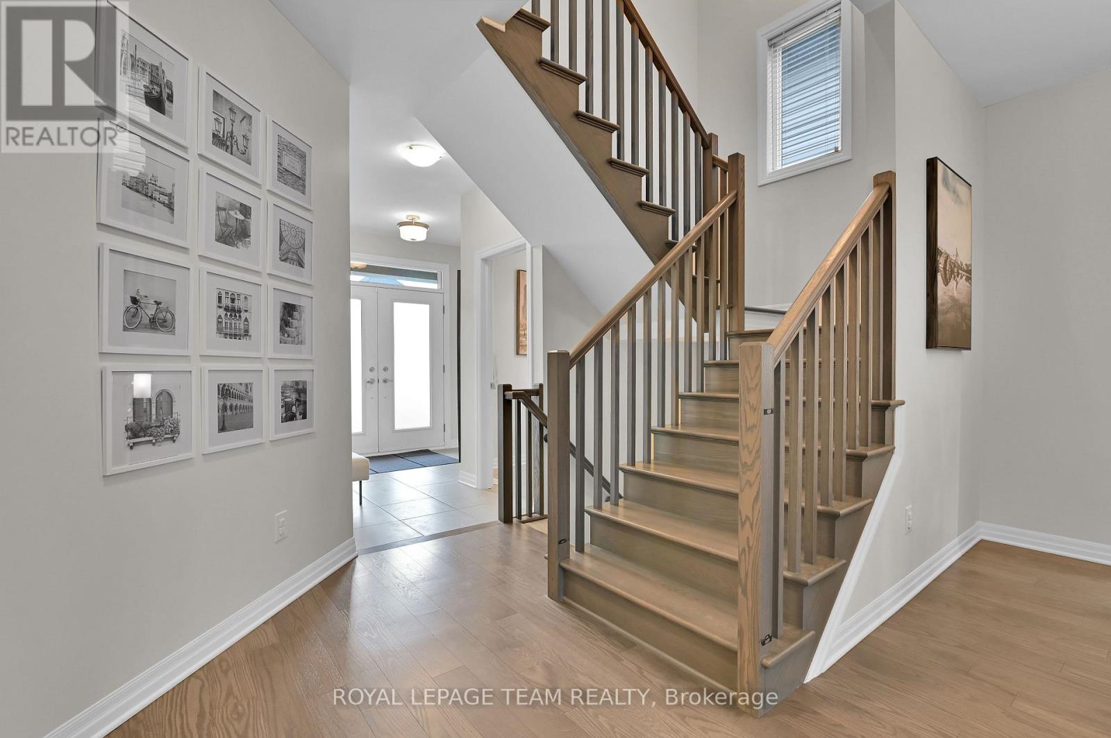 747 Fiddlehead Street, Ottawa, Ontario  K1T 0N1 - Photo 6 - X12160127