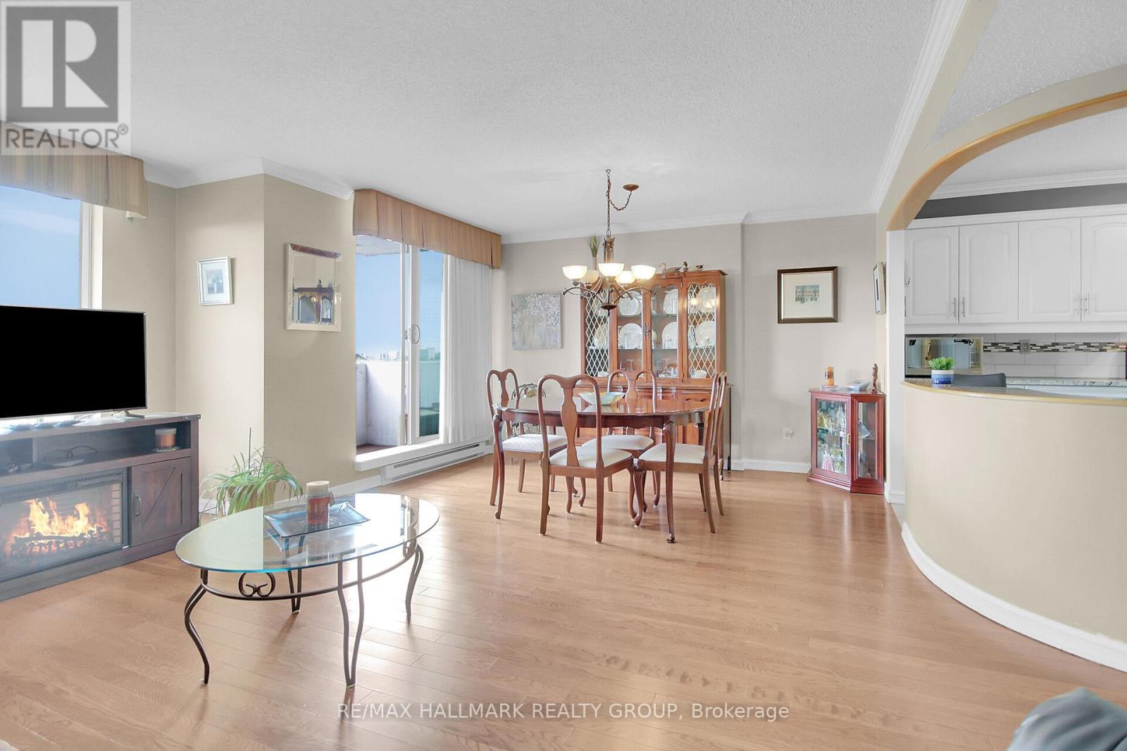 1006 - 200 Lafontaine Avenue, Ottawa, Ontario  K1L 8K8 - Photo 10 - X12160137