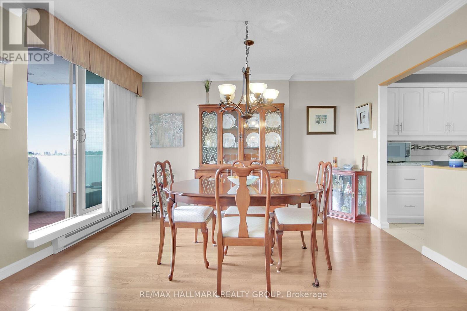 1006 - 200 Lafontaine Avenue, Ottawa, Ontario  K1L 8K8 - Photo 12 - X12160137