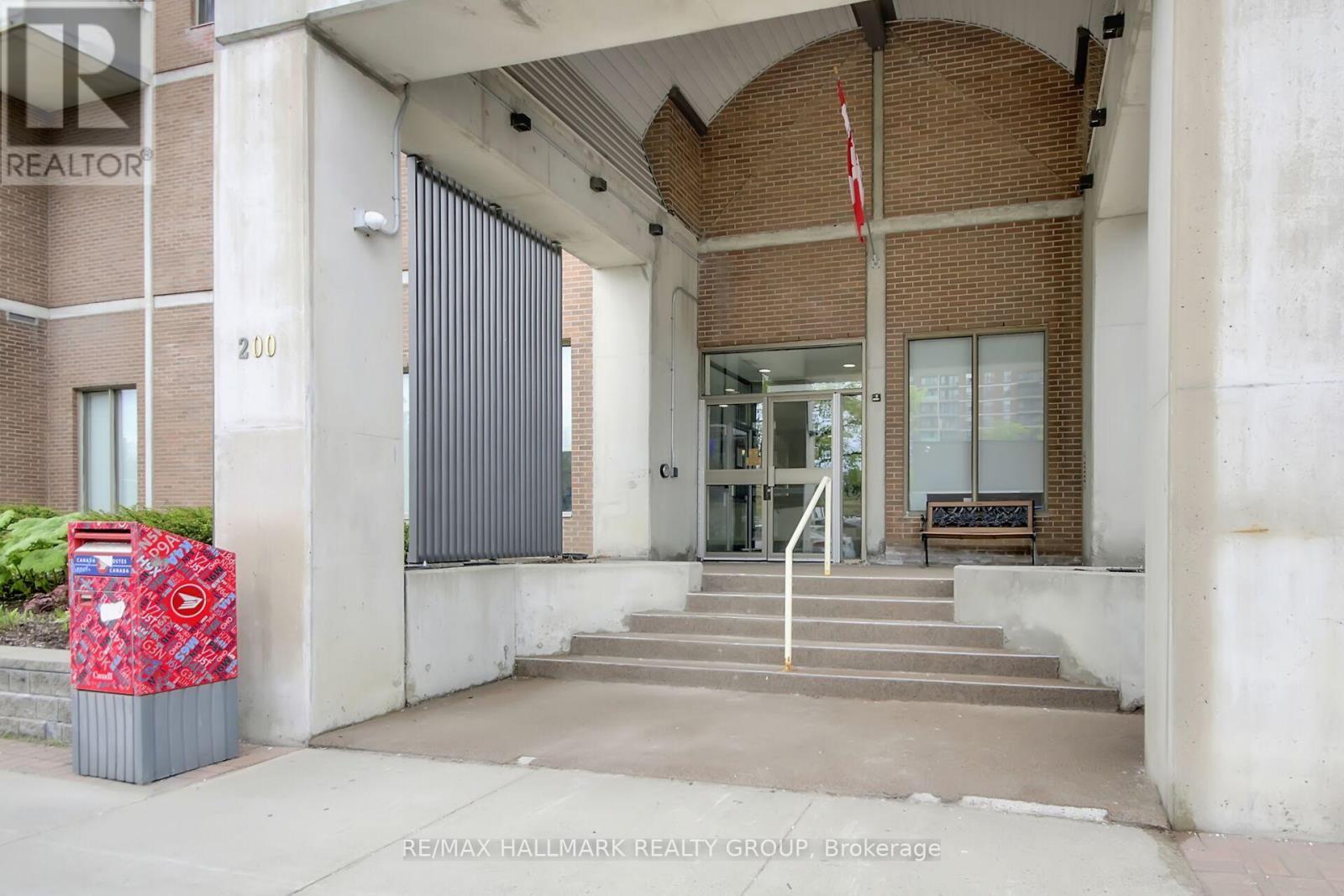1006 - 200 Lafontaine Avenue, Ottawa, Ontario  K1L 8K8 - Photo 3 - X12160137