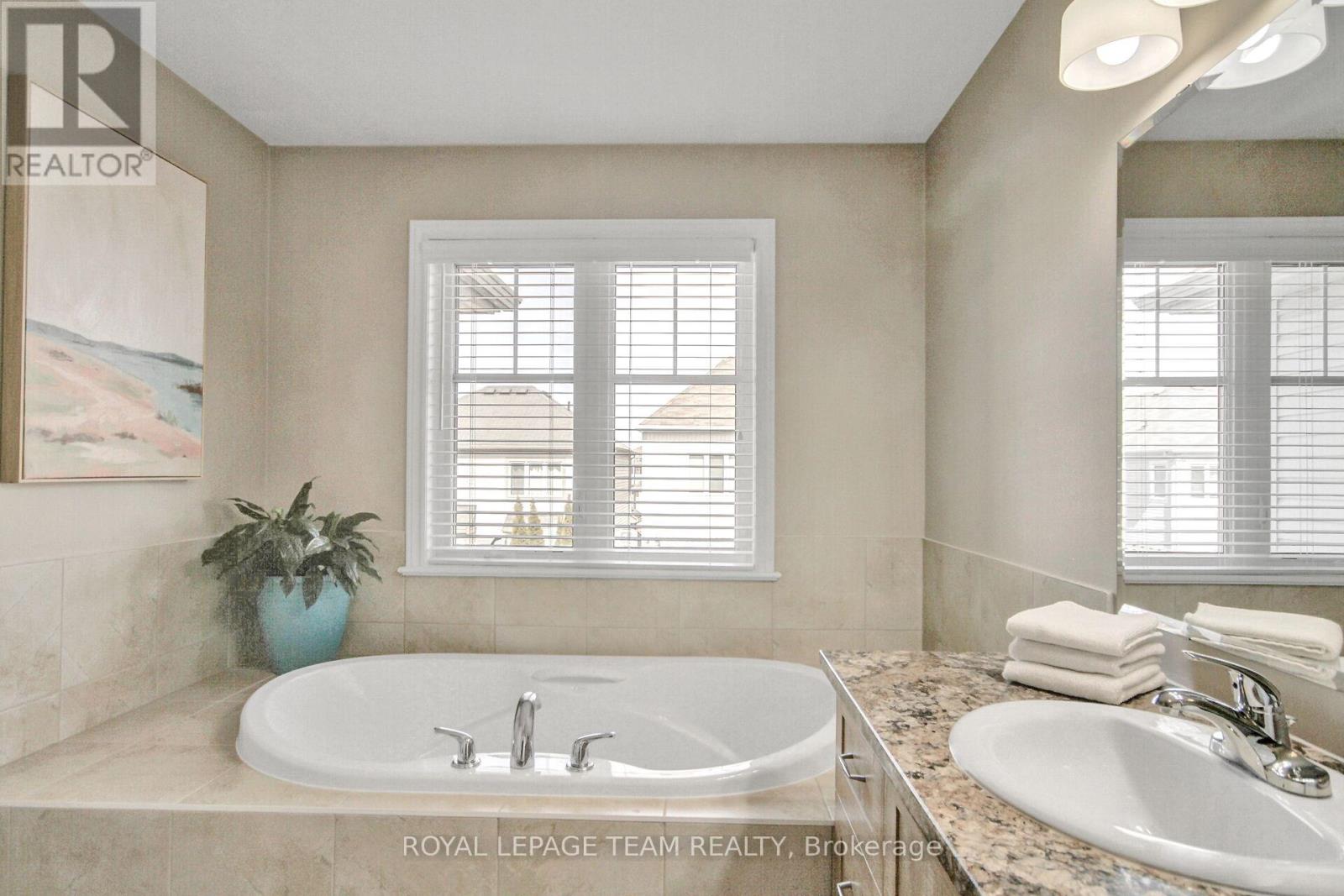 225 Brambling Way, Ottawa, Ontario  K2J 6E3 - Photo 20 - X12160141