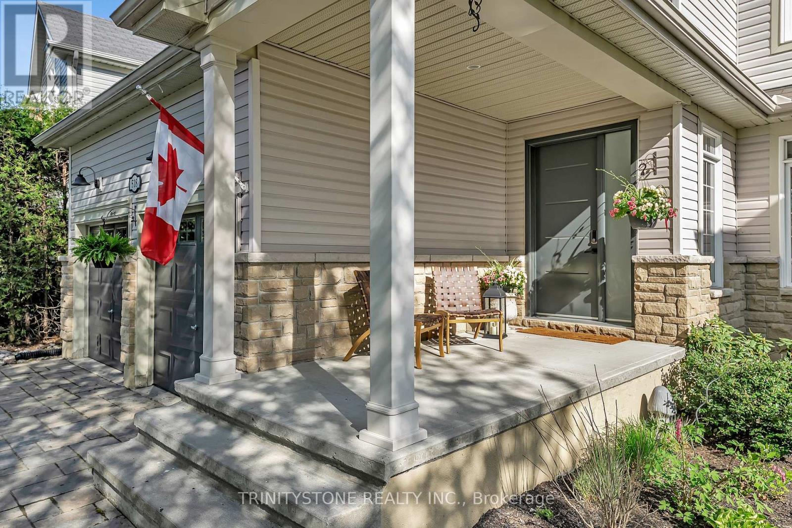 518 Dalewood Crescent, Ottawa, Ontario  K2S 0L3 - Photo 3 - X12160164
