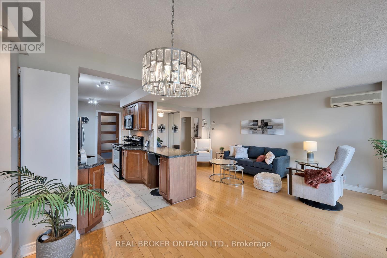 910 - 515 St Laurent Boulevard N, Ottawa, Ontario  K1K 3X5 - Photo 13 - X12160232