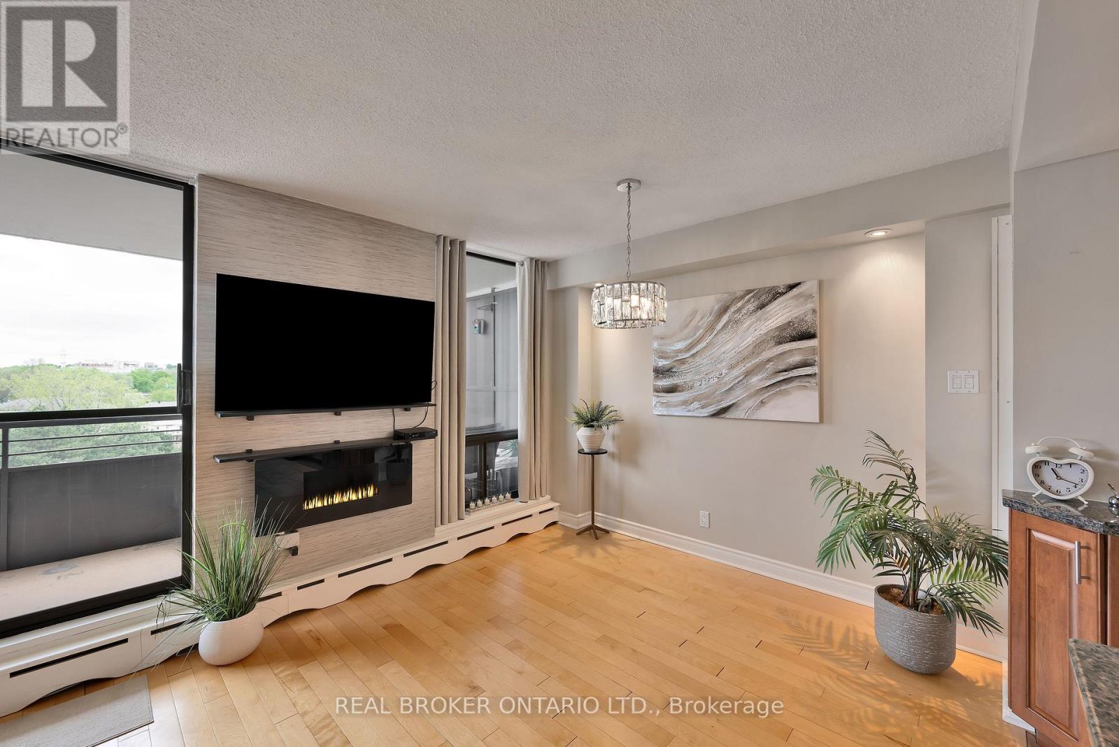 910 - 515 St Laurent Boulevard N, Ottawa, Ontario  K1K 3X5 - Photo 14 - X12160232