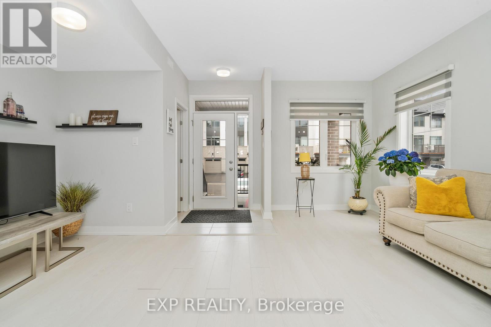 222 Anyolite Private, Ottawa, Ontario  K2J 7J3 - Photo 2 - X12160566