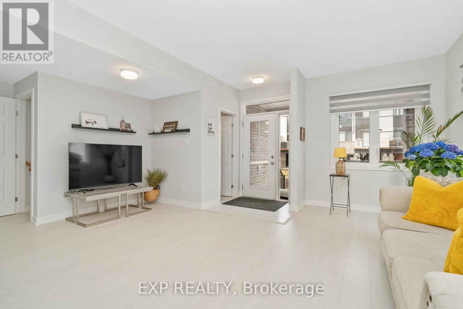 222 Anyolite Private, Ottawa, Ontario  K2J 7J3 - Photo 4 - X12160566