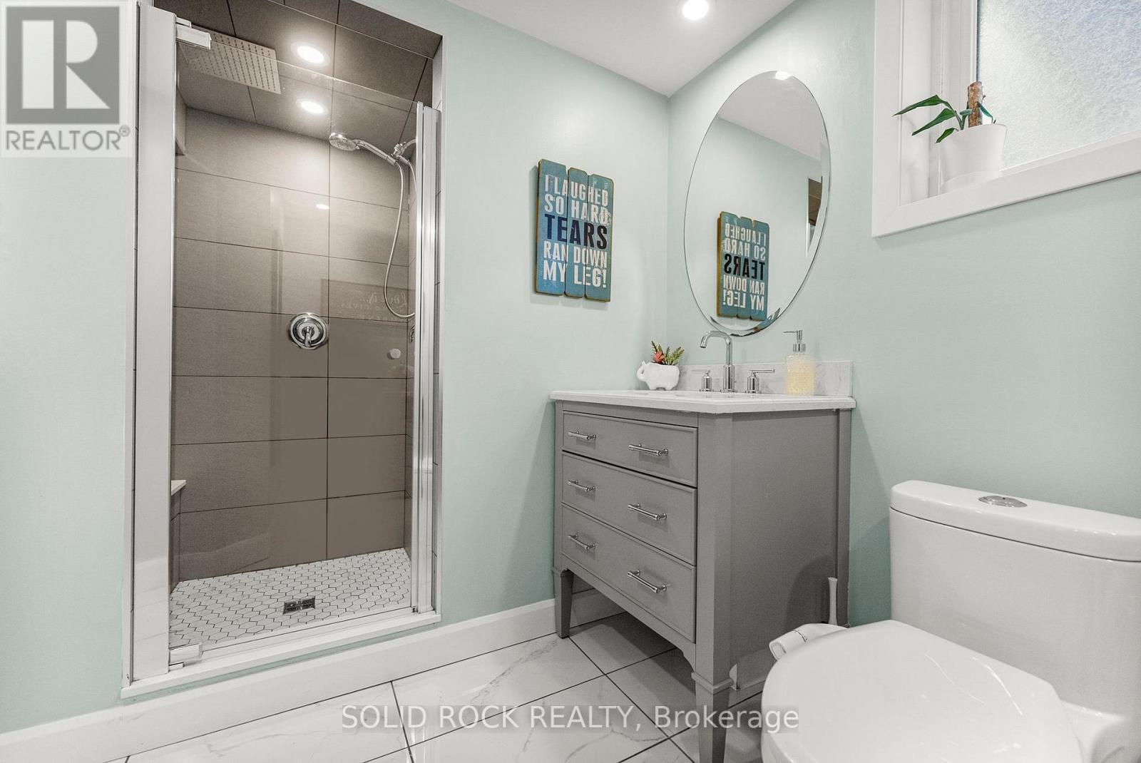 1377 Toulon Street, Ottawa, Ontario  K1E 1J2 - Photo 20 - X12160609