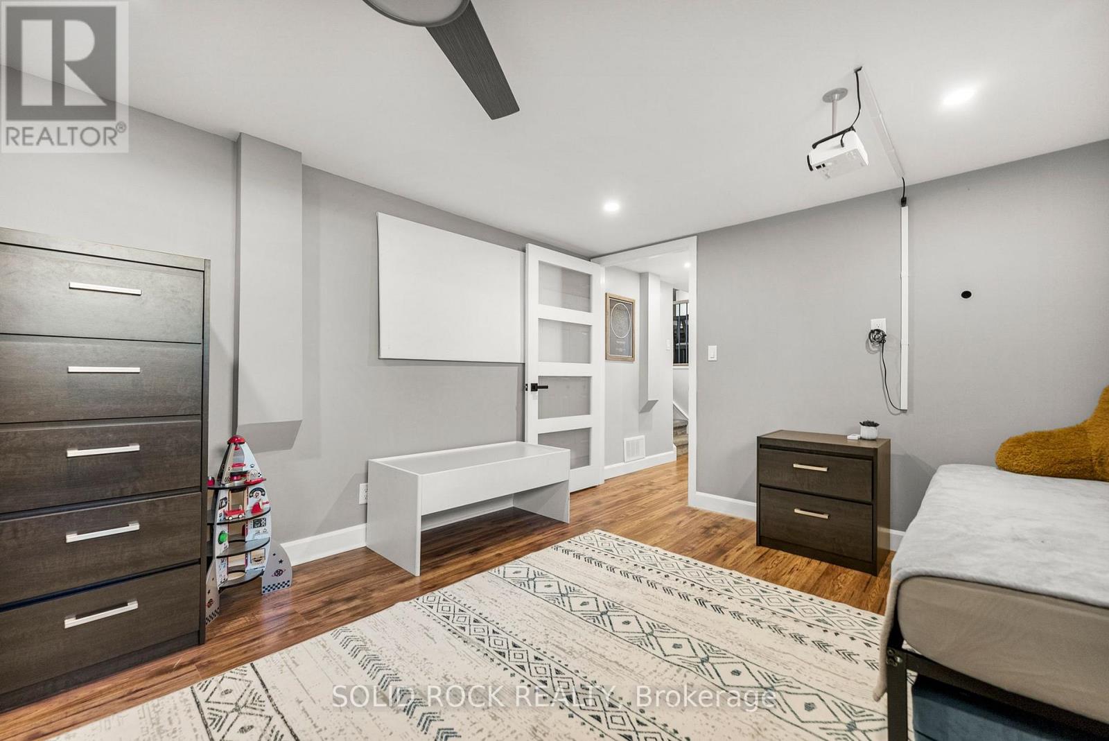 1377 Toulon Street, Ottawa, Ontario  K1E 1J2 - Photo 21 - X12160609