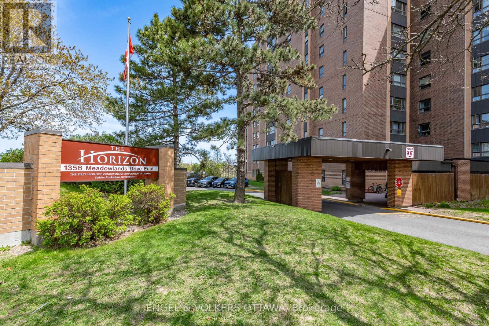 Property at 8 - 1356 MEADOWLANDS DRIVE E image 3