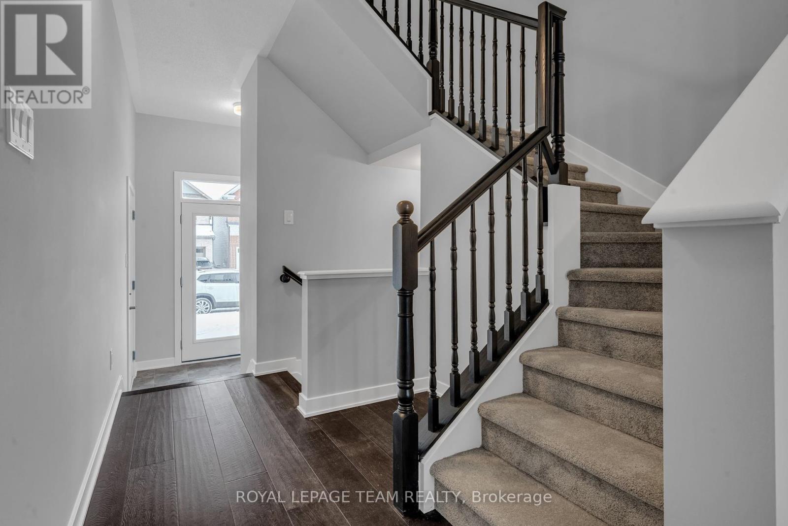 520 Filly Terrace, Ottawa, Ontario  K0A 2Z0 - Photo 5 - X12160689