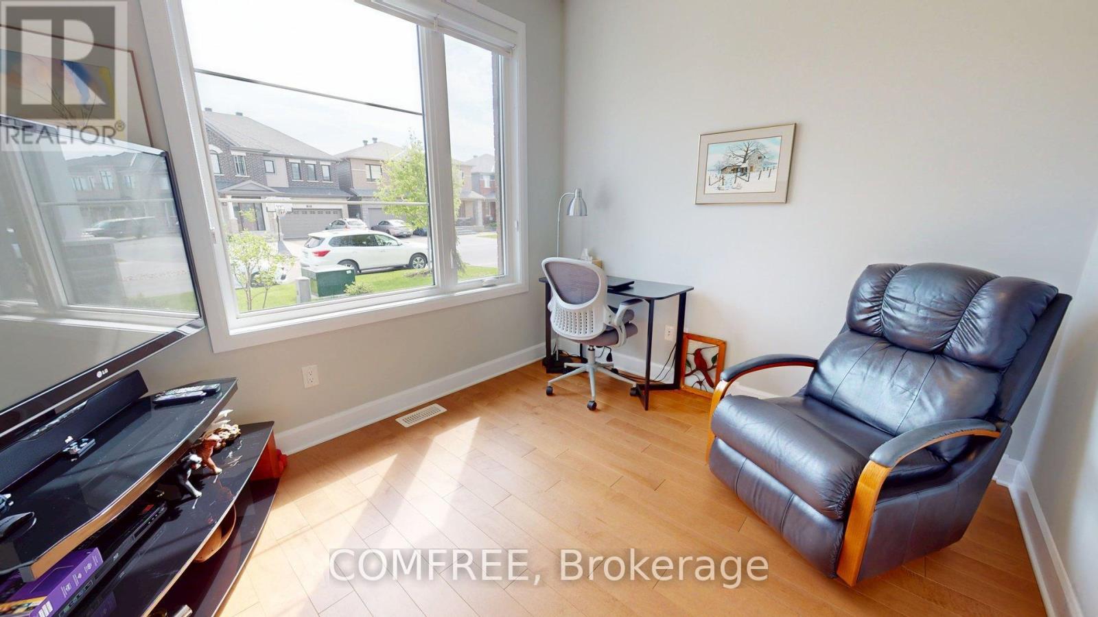 26 Stickleback Way, Ottawa, Ontario  K4A 1K9 - Photo 7 - X12160744