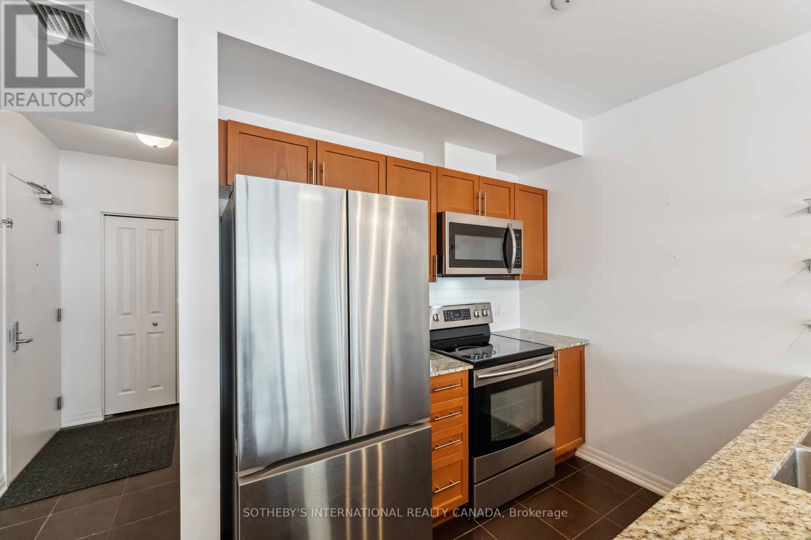907 - 90 Landry Street, Ottawa, Ontario  K1L 0A9 - Photo 6 - X12160772