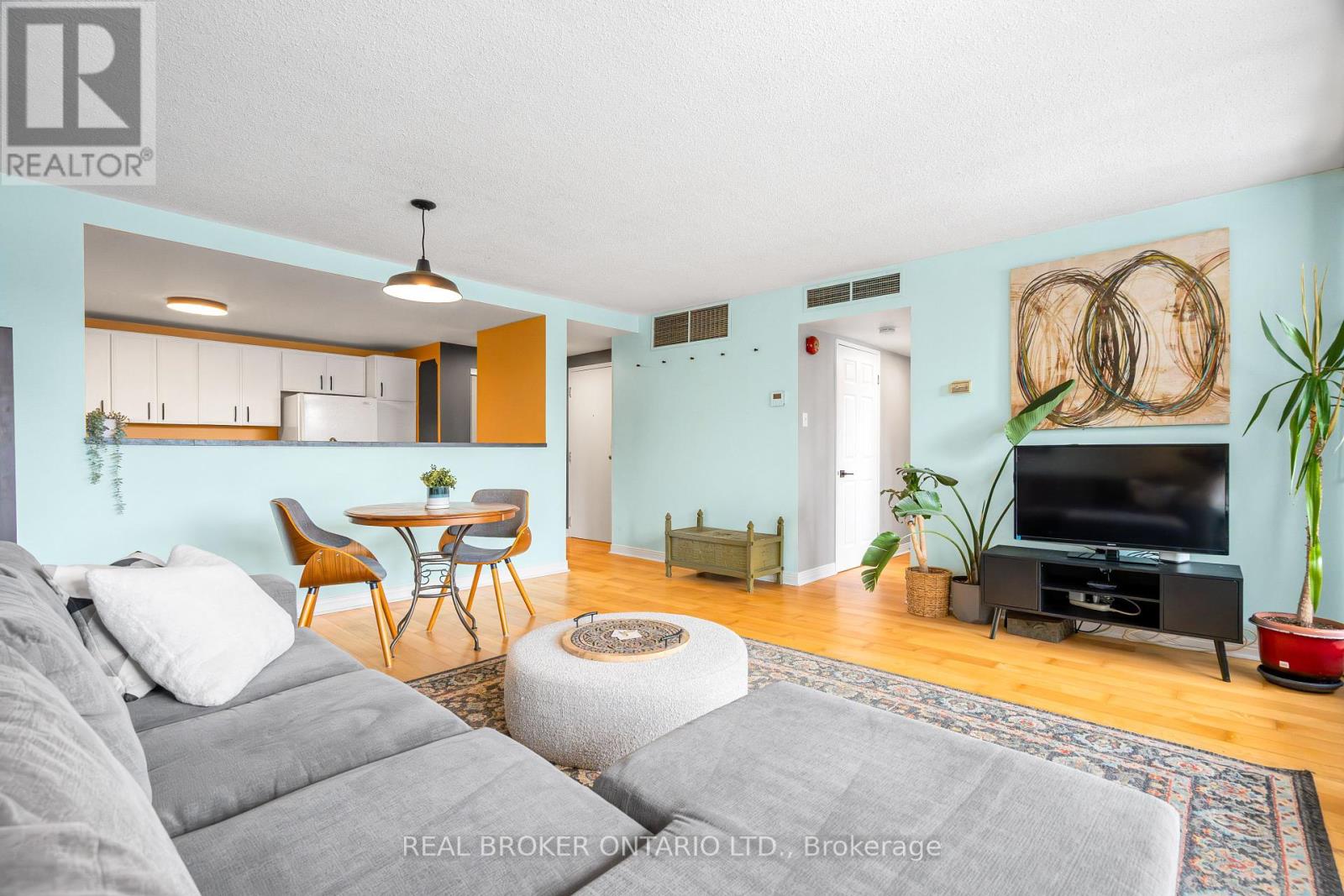 202 - 446 Gilmour Street, Ottawa, Ontario  K2P 0R8 - Photo 11 - X12160776