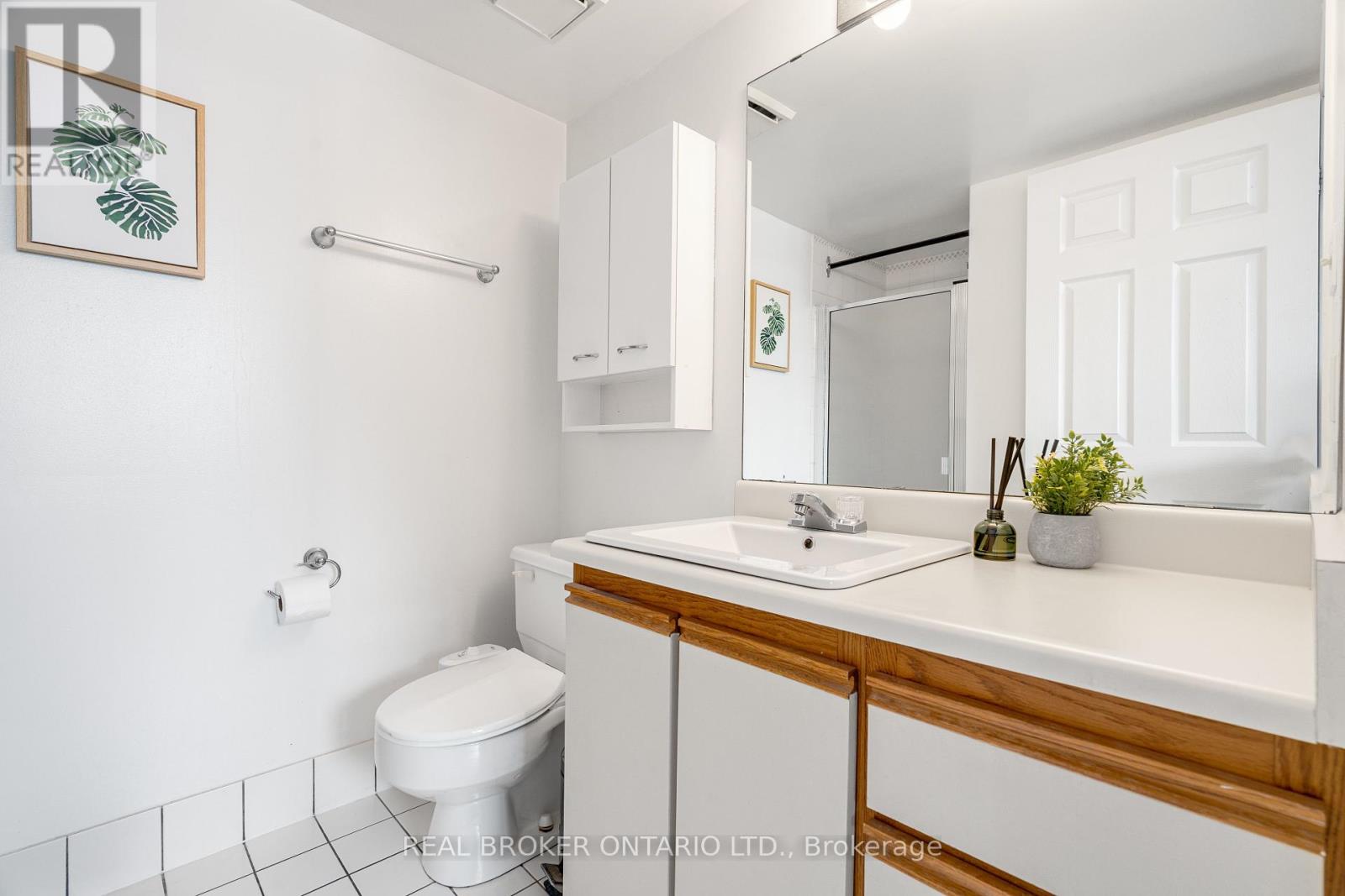 202 - 446 Gilmour Street, Ottawa, Ontario  K2P 0R8 - Photo 19 - X12160776