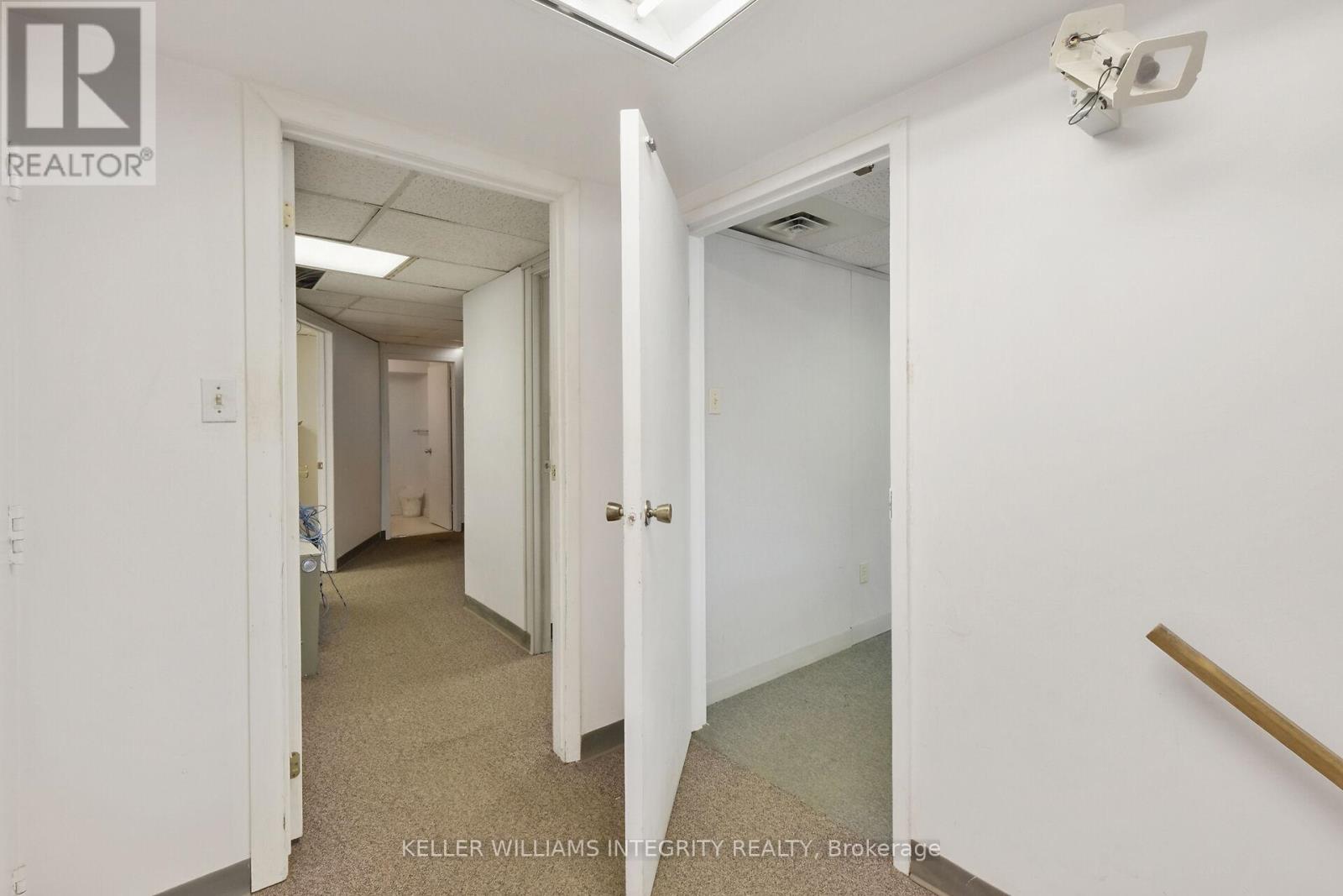 17 & 18 - 2485 Lancaster Road, Ottawa, Ontario  K1B 5L1 - Photo 10 - X12160778