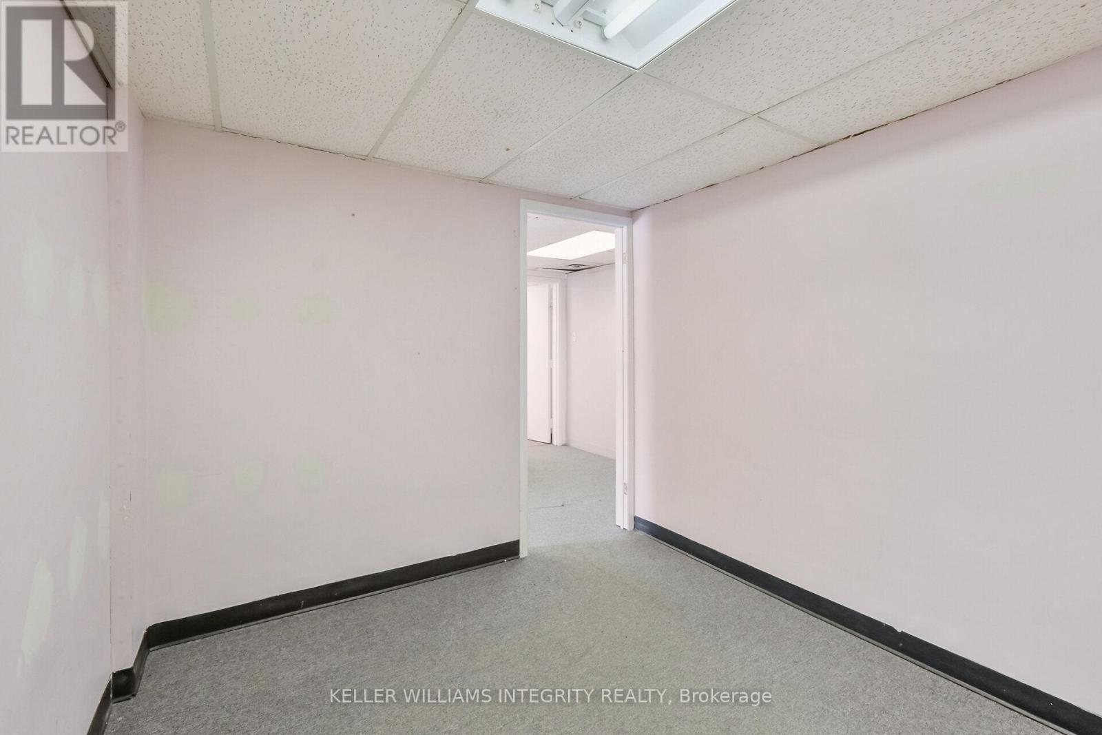 17 & 18 - 2485 Lancaster Road, Ottawa, Ontario  K1B 5L1 - Photo 18 - X12160778