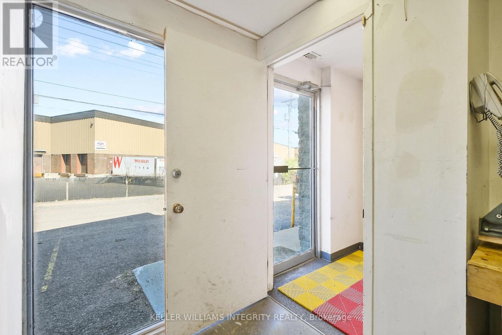 17 & 18 - 2485 Lancaster Road, Ottawa, Ontario  K1B 5L1 - Photo 8 - X12160778