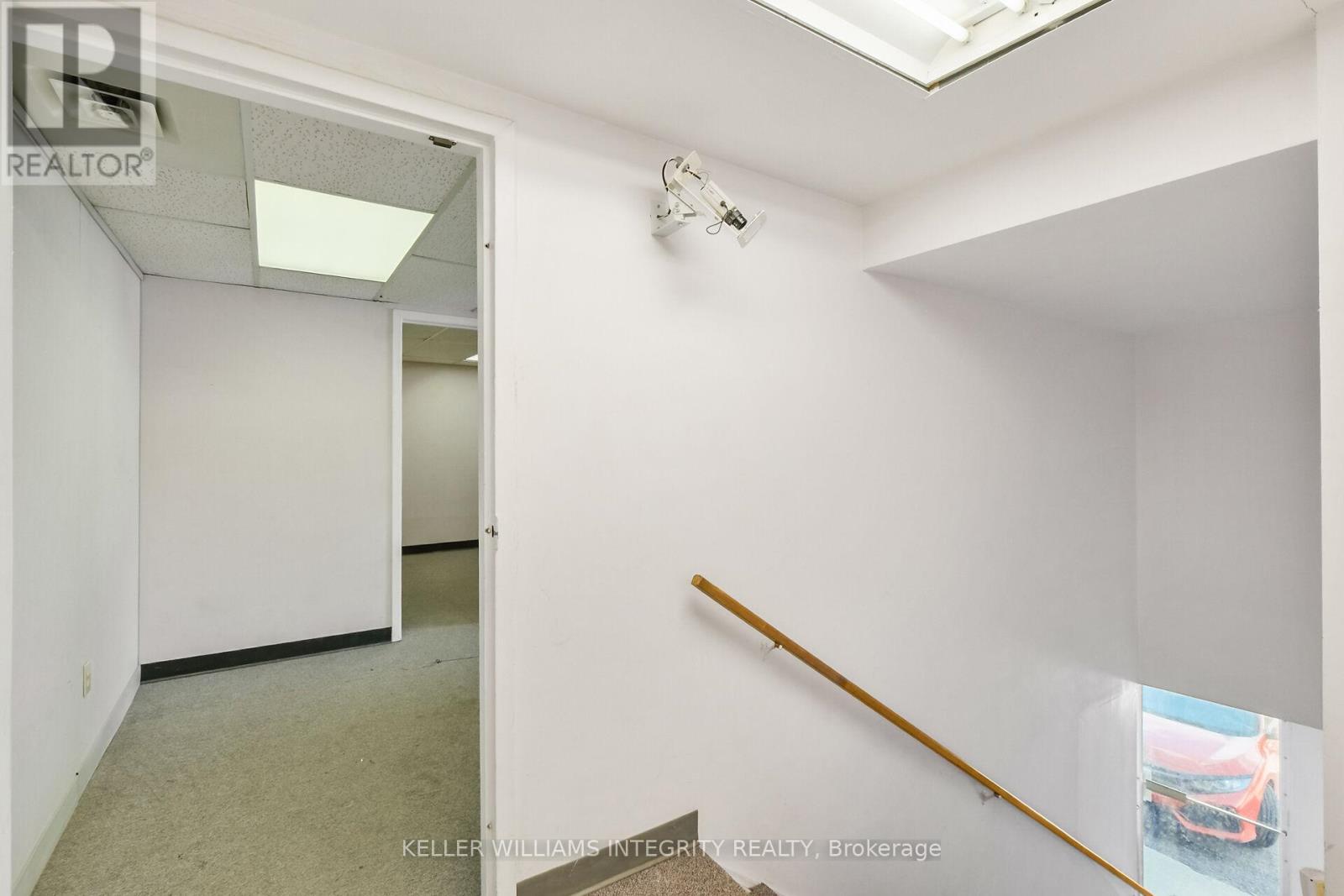 17 & 18 - 2485 Lancaster Road, Ottawa, Ontario  K1B 5L1 - Photo 9 - X12160778