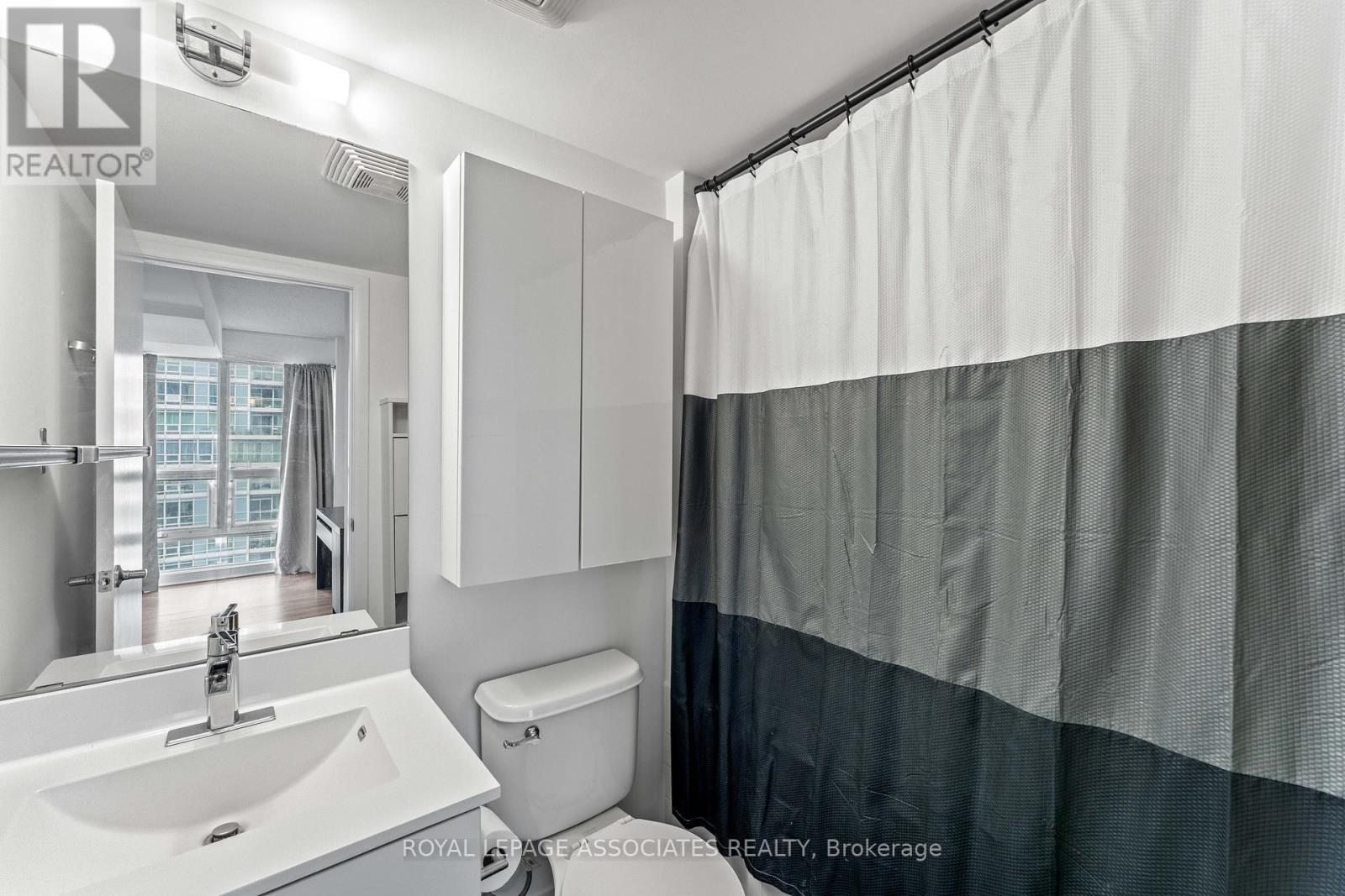 1313 - 155 Legion Road N, Toronto, Ontario  M8Y 0A7 - Photo 12 - W12159940