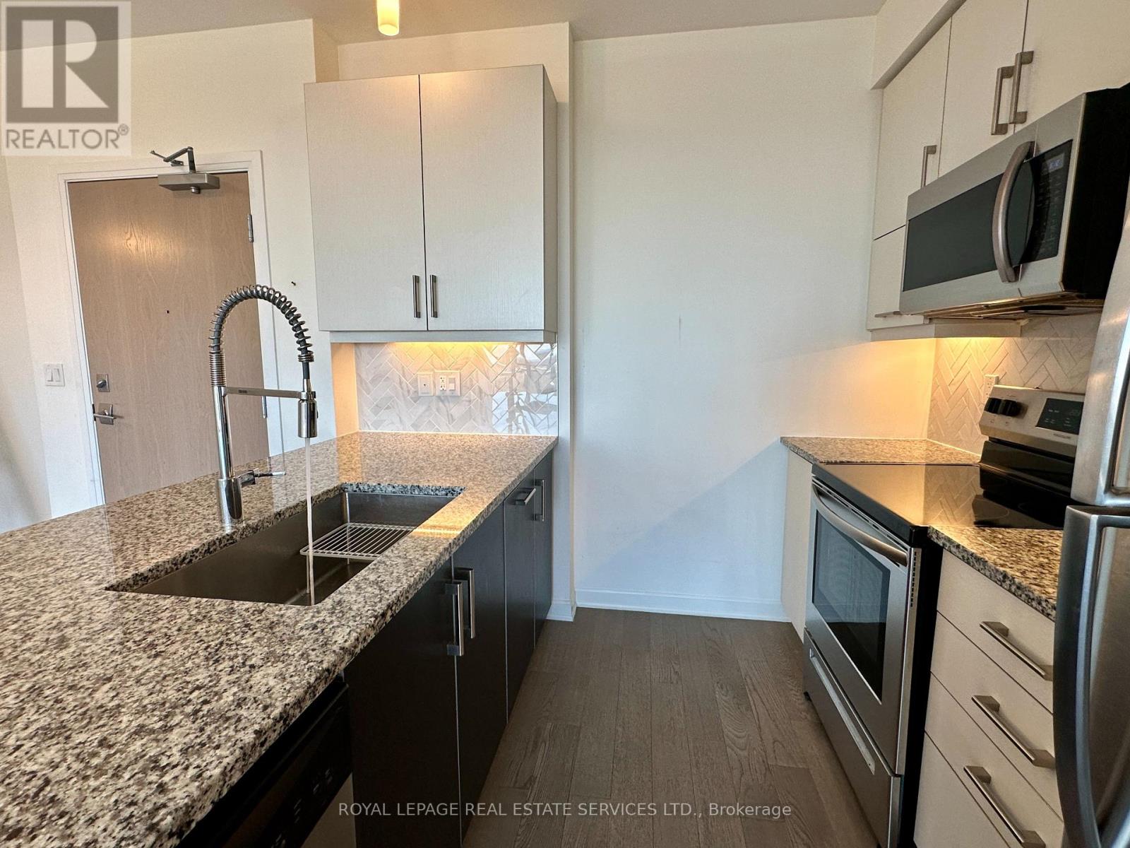 410 - 3028 Creekshore Common, Oakville, Ontario  L6M 5K6 - Photo 3 - W12159947