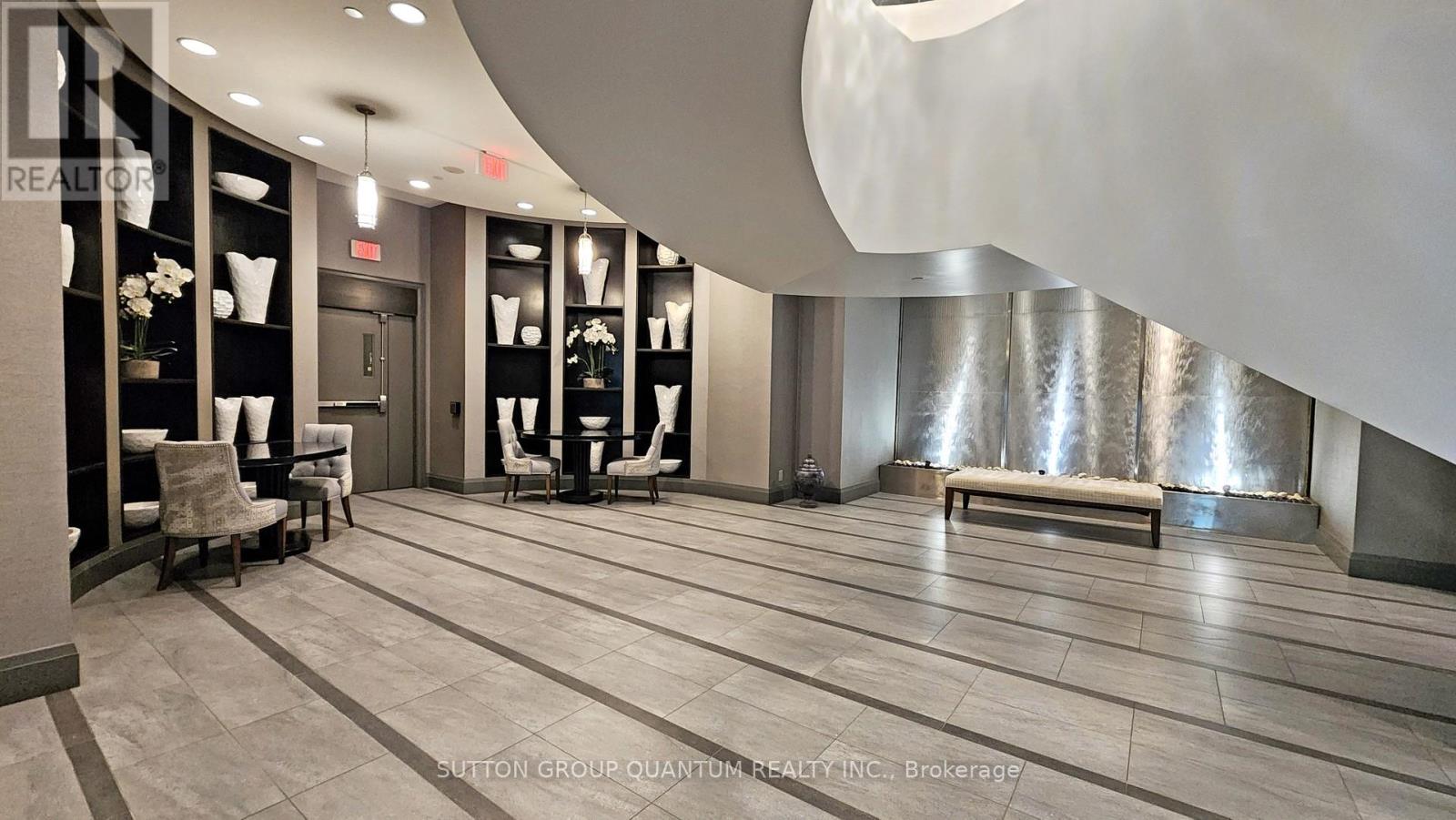 406 - 11 Bronte Road, Oakville, Ontario  L6L 0E1 - Photo 7 - W12160015