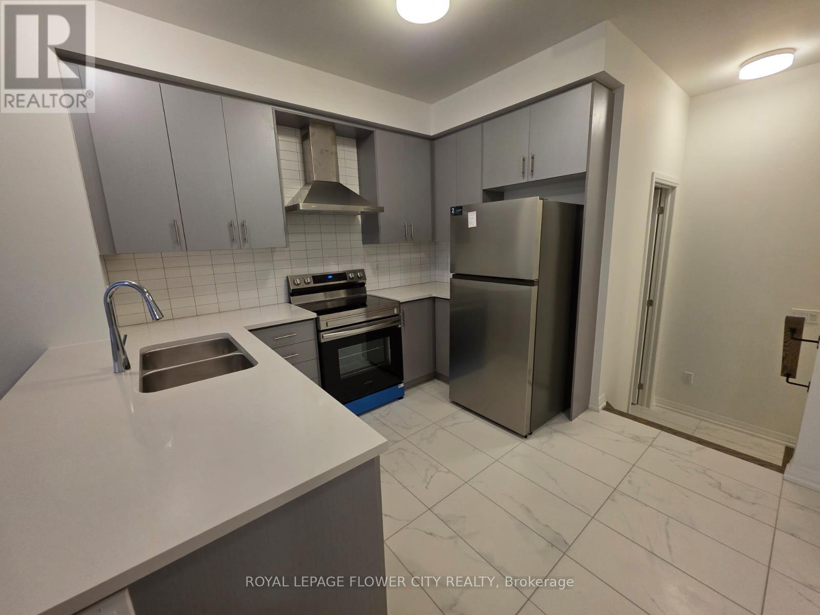 15 Moosehead Drive, Brampton (Northwest Brampton), Ontario  L7A 0B8 - Photo 9 - W12160046