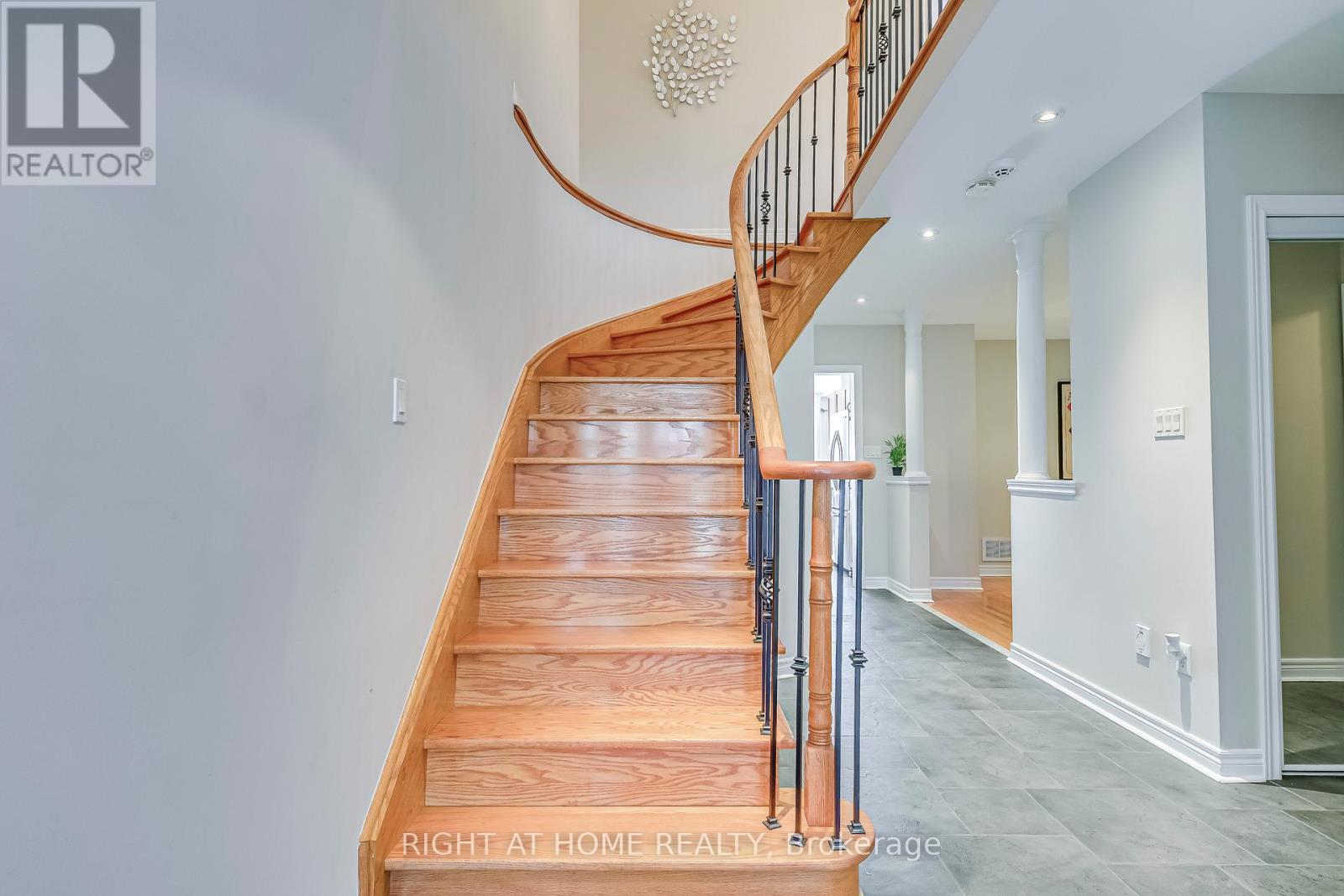 814 Brass Winds Place, Mississauga, Ontario  L5W 1T4 - Photo 14 - W12160060