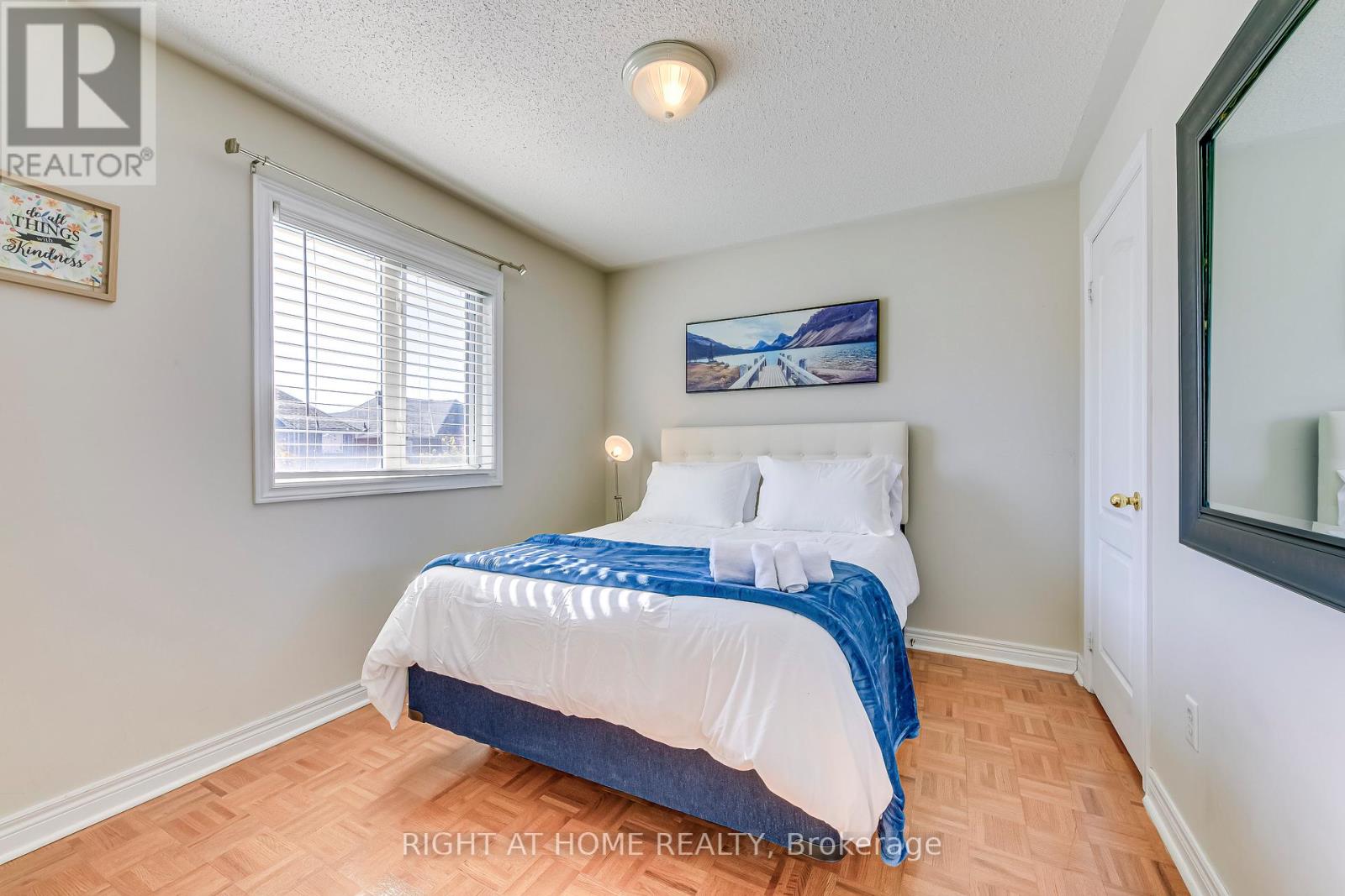 814 Brass Winds Place, Mississauga, Ontario  L5W 1T4 - Photo 7 - W12160060