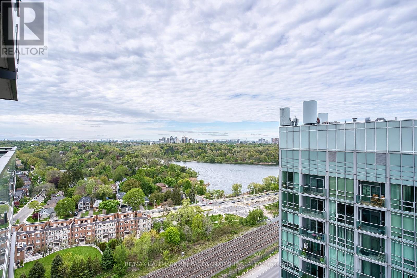 2306 - 1926 Lake Shore Boulevard W, Toronto, Ontario  M6S 1A1 - Photo 27 - W12160071