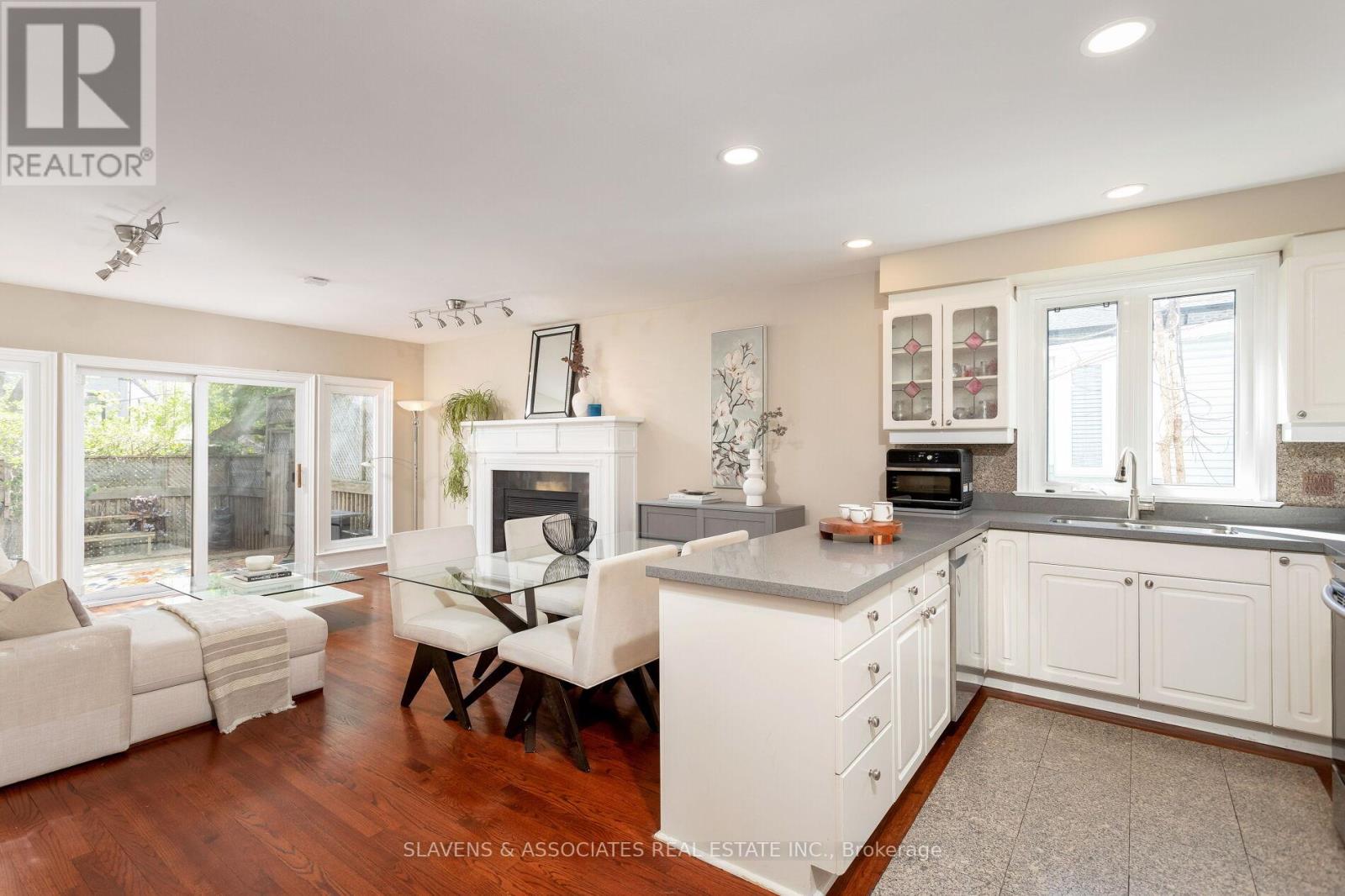 20 Benson Avenue, Mississauga, Ontario  L5H 2P4 - Photo 15 - W12160079