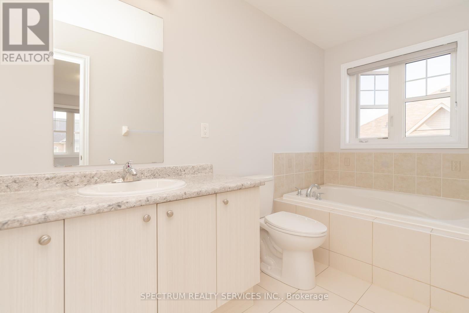 91 Lanark Circle, Brampton, Ontario  L6X 5L4 - Photo 23 - W12160122