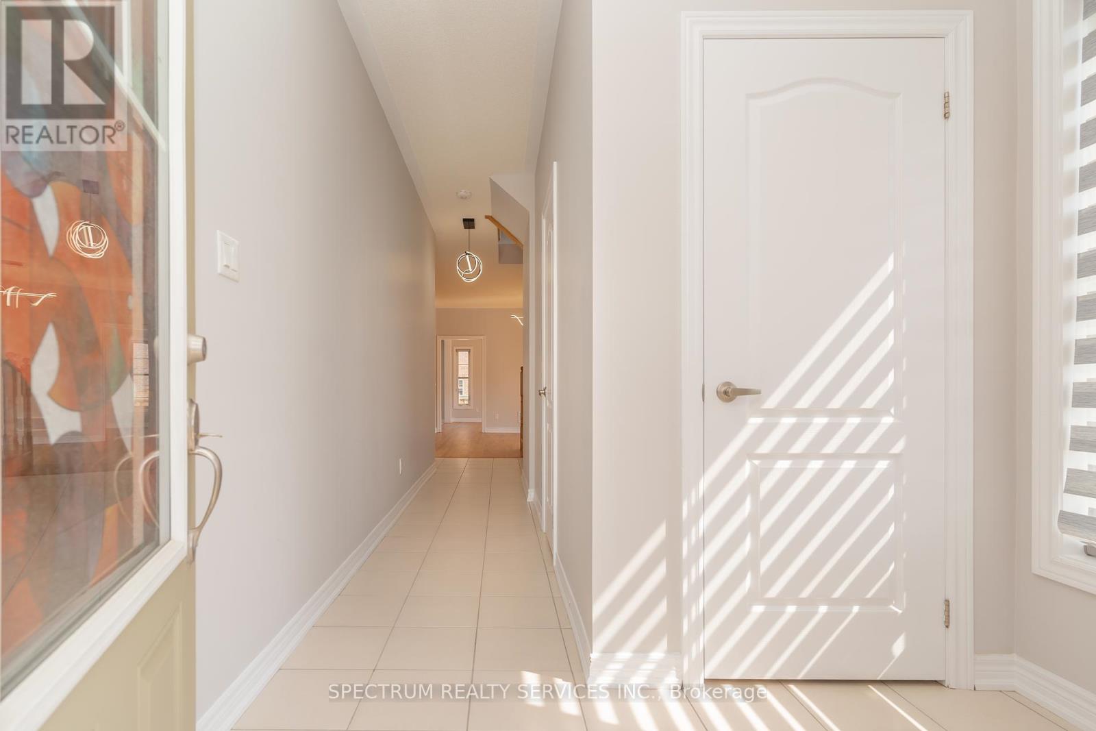 Property at 91 LANARK CIRCLE image 4