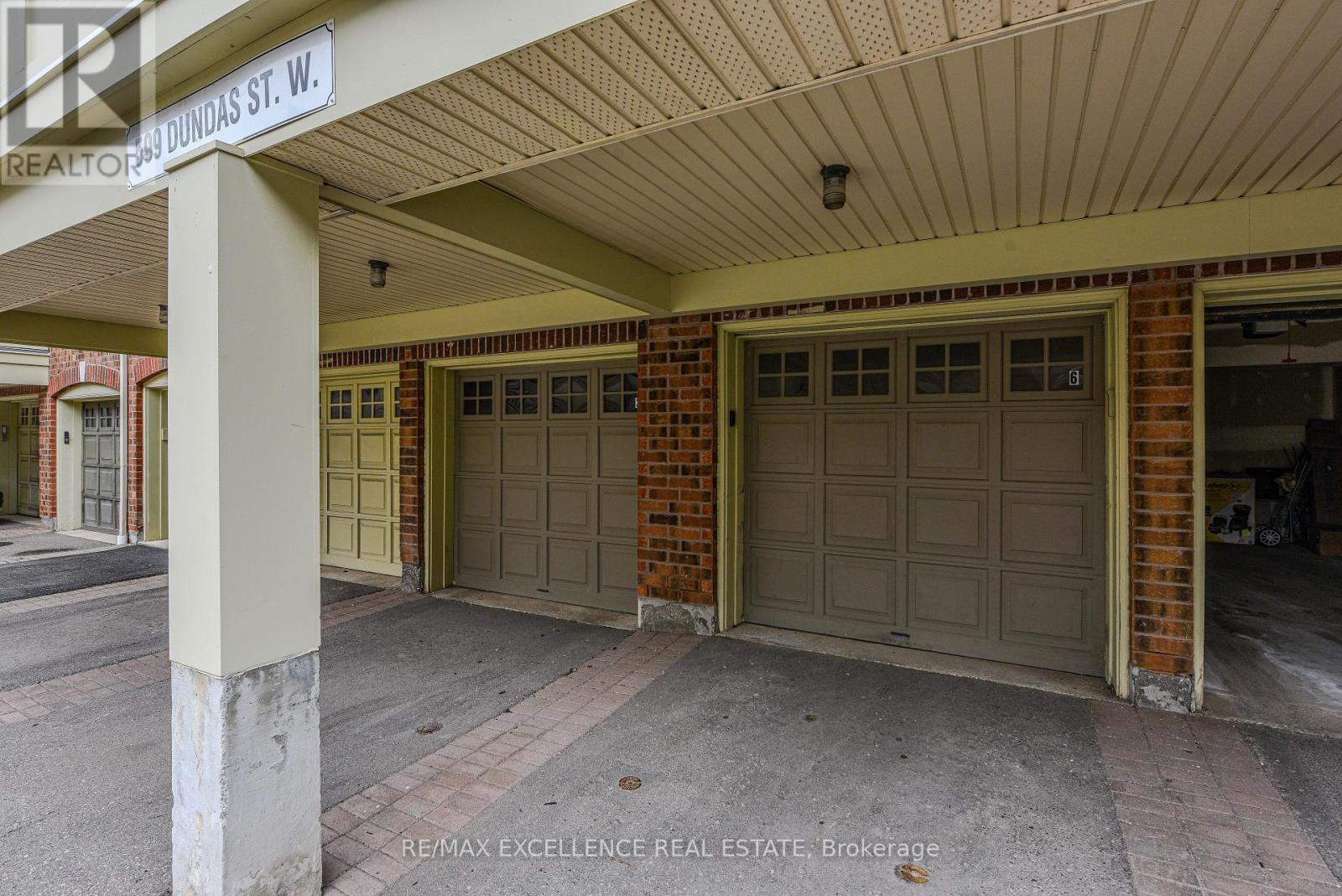 6 - 599 Dundas Street W, Mississauga, Ontario  L5B 0B3 - Photo 5 - W12160130
