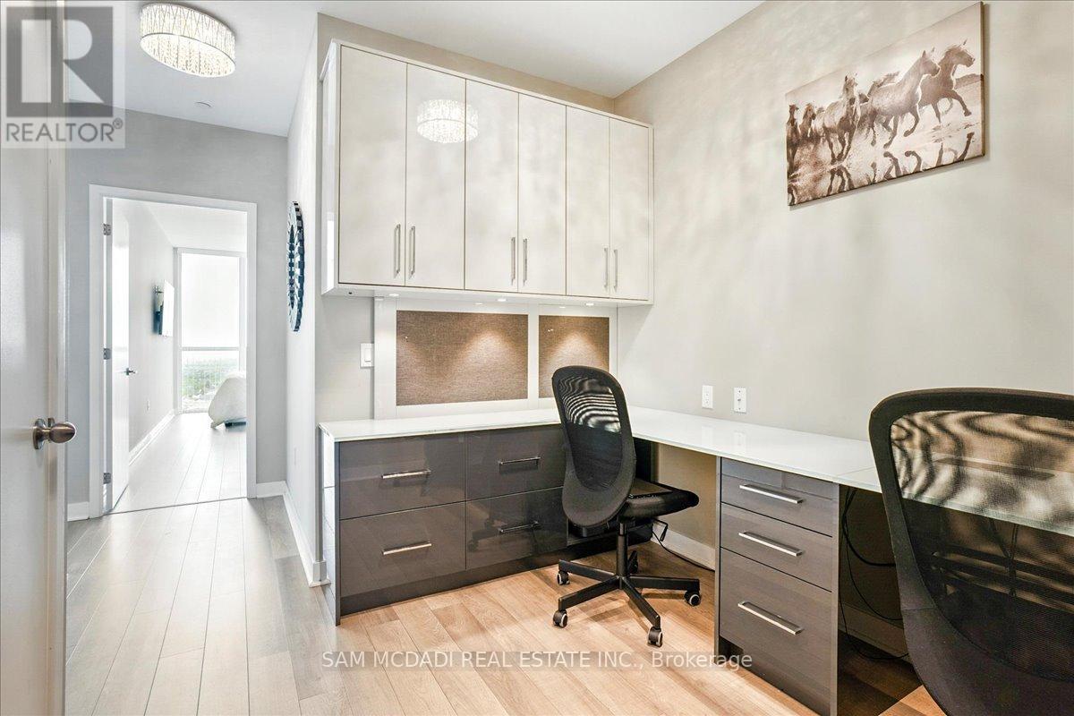 2002 - 3975 Grand Park Drive, Mississauga, Ontario  L5B 0K4 - Photo 5 - W12160142