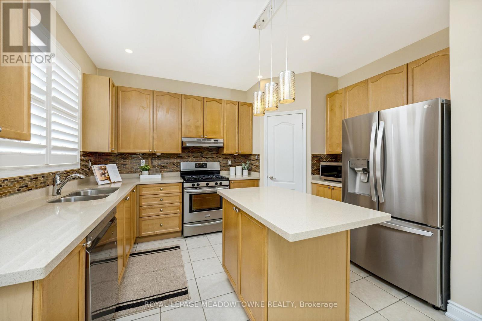304 Tonelli Lane, Milton, Ontario  L9T 0N8 - Photo 24 - W12160157