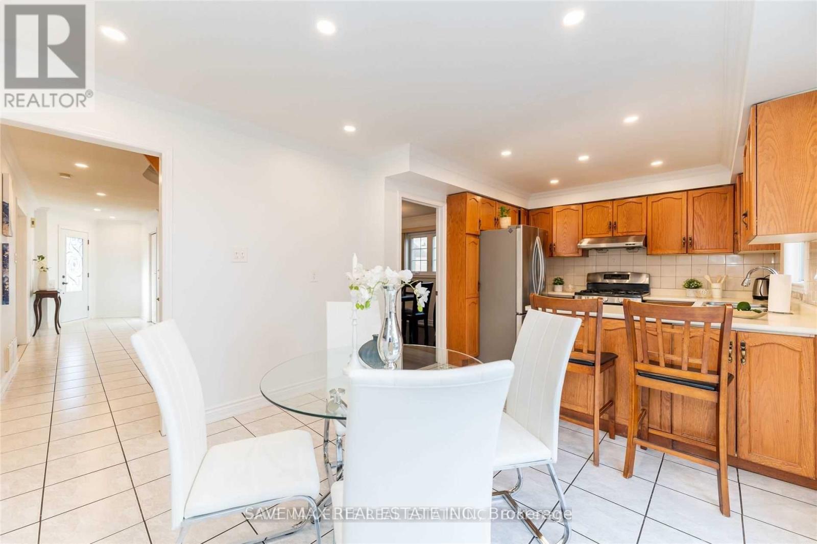 20 Bent Tree Court, Brampton, Ontario  L6Y 4H6 - Photo 10 - W12160191