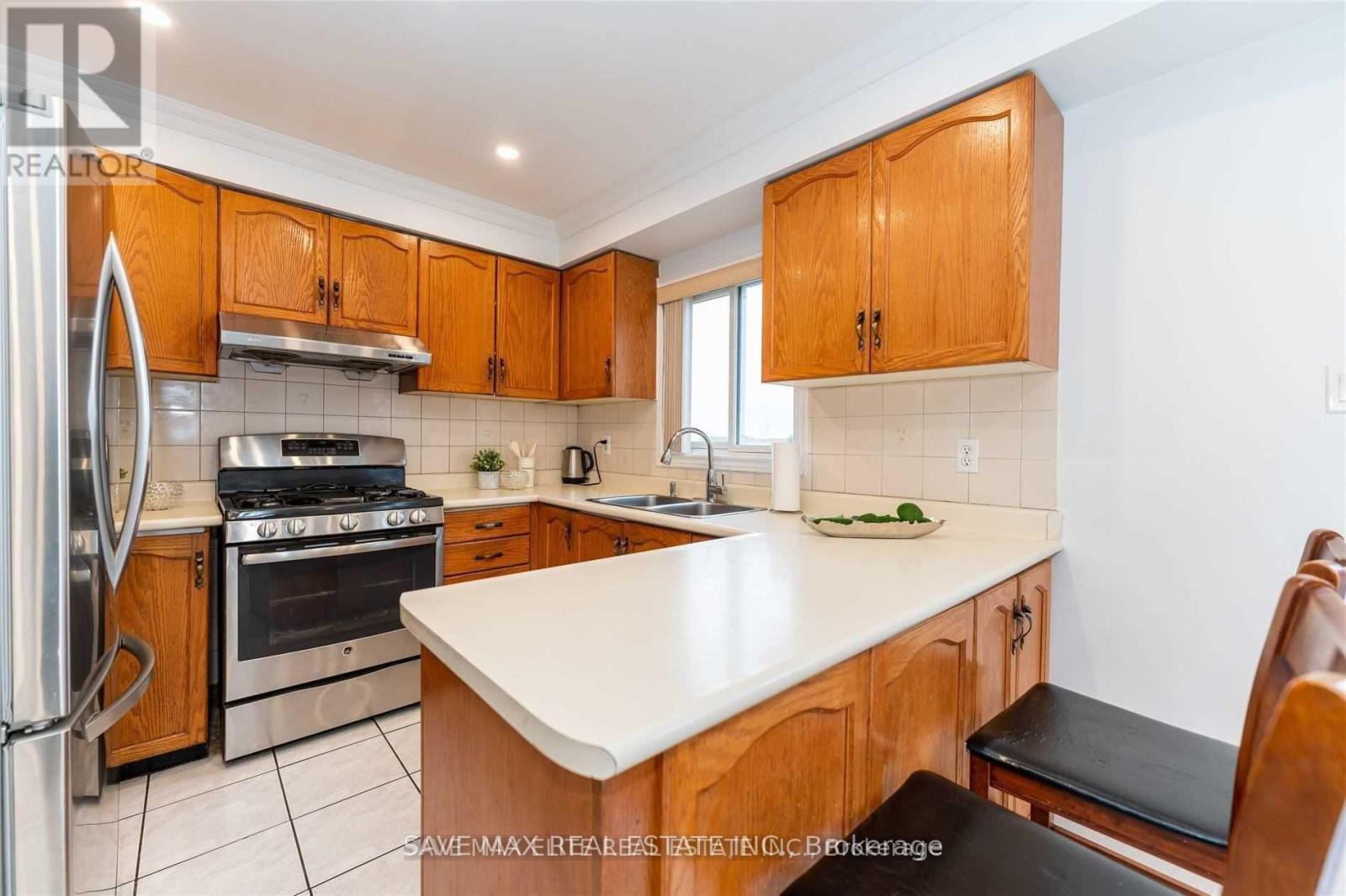 20 Bent Tree Court, Brampton, Ontario  L6Y 4H6 - Photo 11 - W12160191