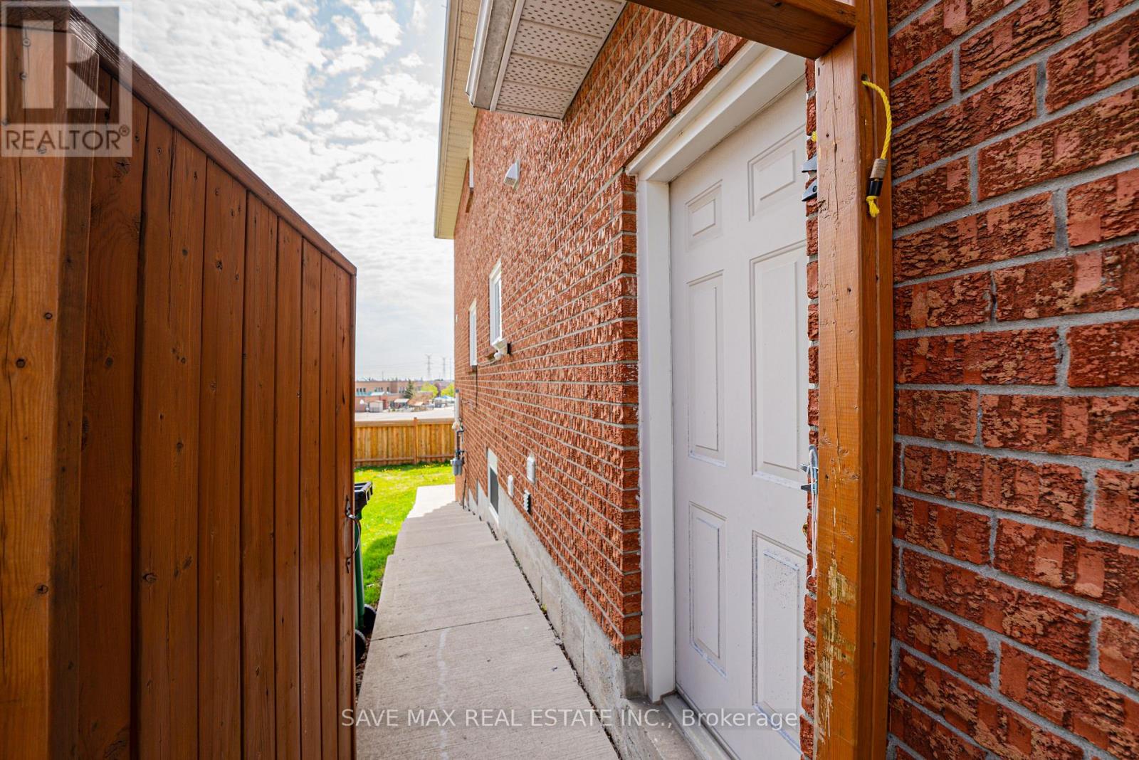 20 Bent Tree Court, Brampton, Ontario  L6Y 4H6 - Photo 33 - W12160191