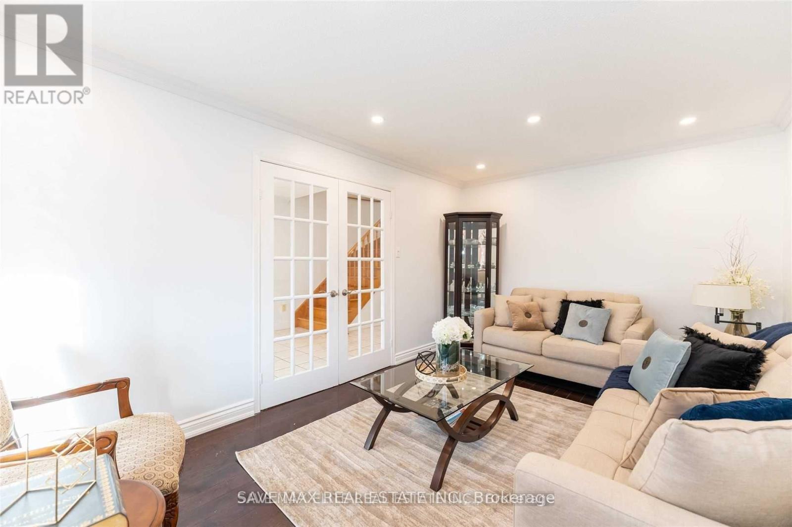 20 Bent Tree Court, Brampton, Ontario  L6Y 4H6 - Photo 4 - W12160191