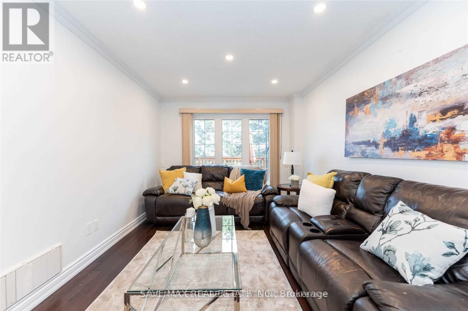 20 Bent Tree Court, Brampton, Ontario  L6Y 4H6 - Photo 7 - W12160191