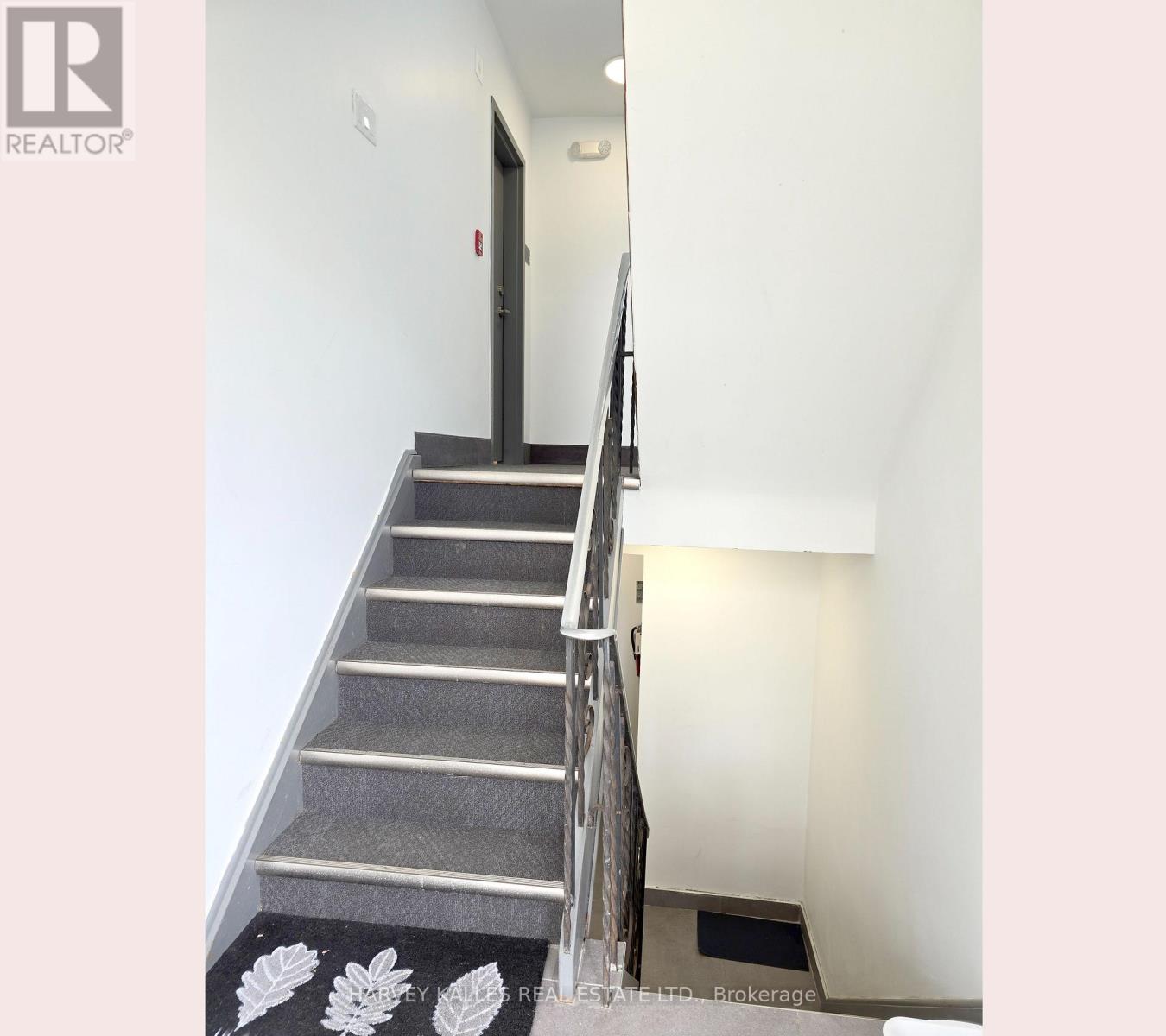521 Brown's Line, Toronto, Ontario  M8W 3V1 - Photo 10 - W12160307