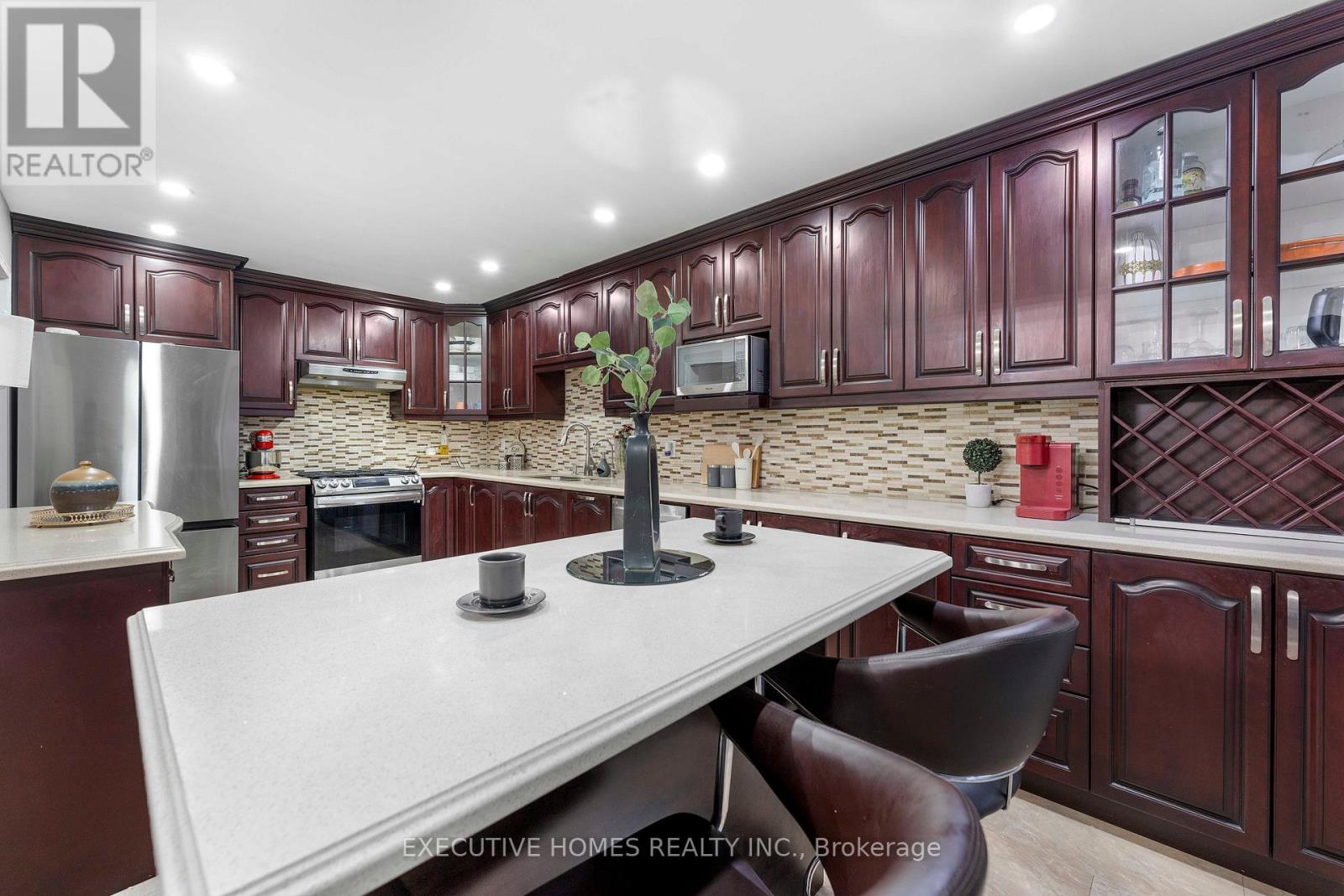 44 Pebblestone Circle, Brampton, Ontario  L6X 4N2 - Photo 15 - W12160310